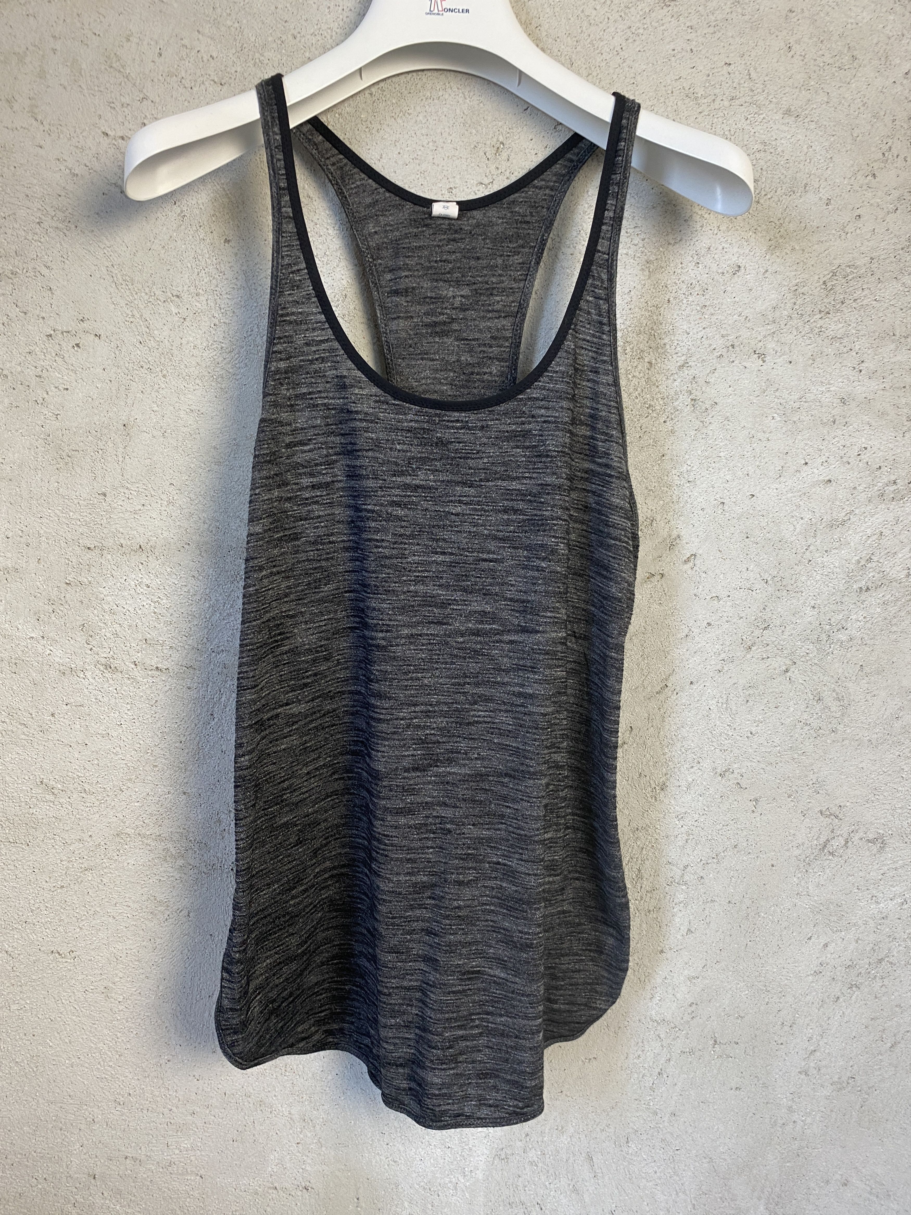 Lululemon Lululemon tank top sleeveless t-shirt tee sport yoga Size M / US 6-8 / IT 42-44 - 2 Thumbnail
