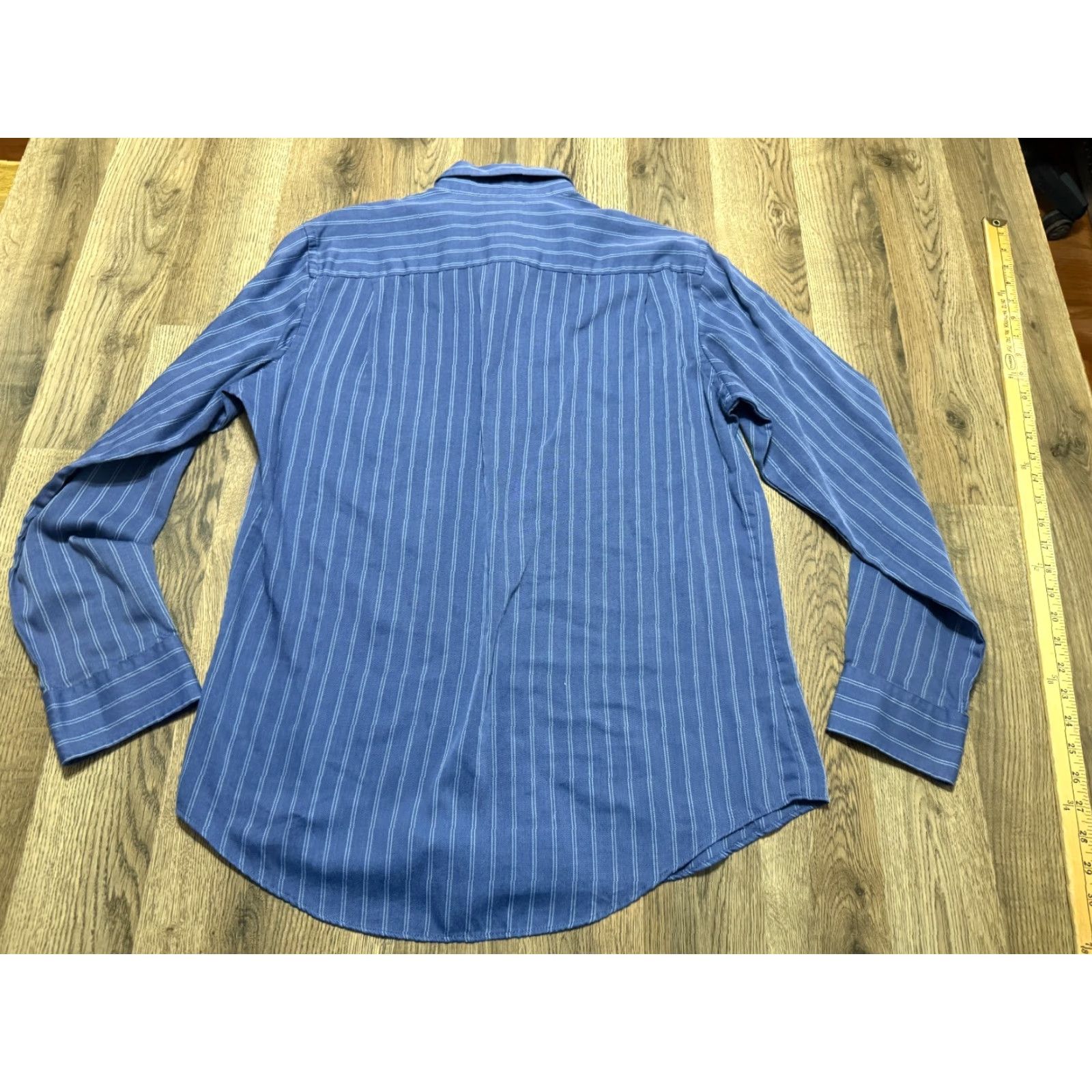 Van Heusen Van Heusen Shirt Men’s Medium 15-.15.5 Blue White Stripe Long Sleeve Button Up Shirt Size US M / EU 48-50 / 2 - 2 Thumbnail
