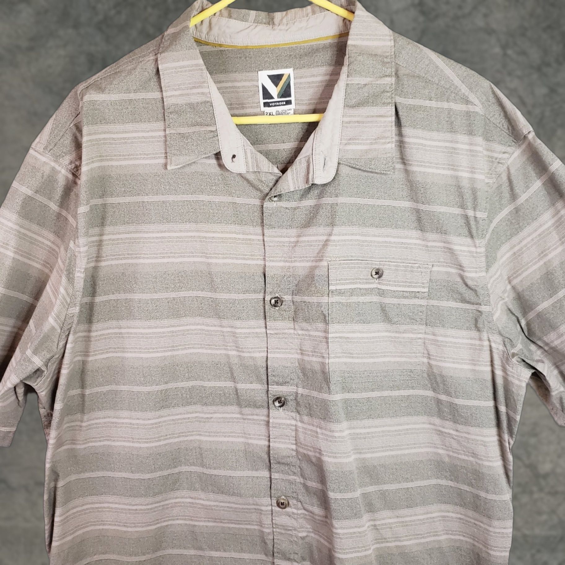 Vintage Voyager Button Shirt Men 2XL Green Beige Striped Short Sleeve Collared Button-Up Knit Stretch Regular Fit Mens Size US XXL / EU 58 / 5 - 1 Thumbnail