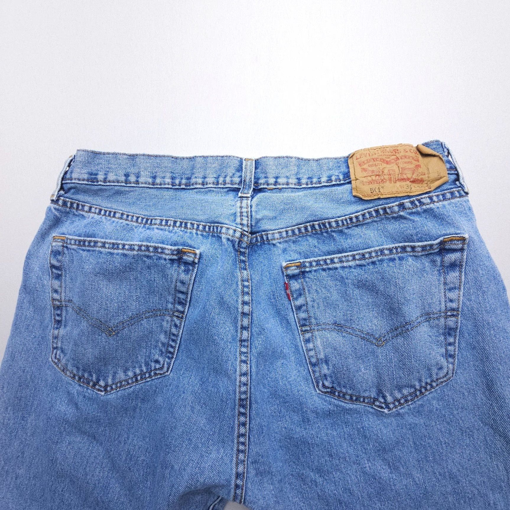 Levi's Levi's 501 Jeans Mens 36x30 Light Wash Blue Denim Button Fly Straight 5-Pocket Regular Rise Vintage No Size US 36 / EU 52 - 4 Thumbnail