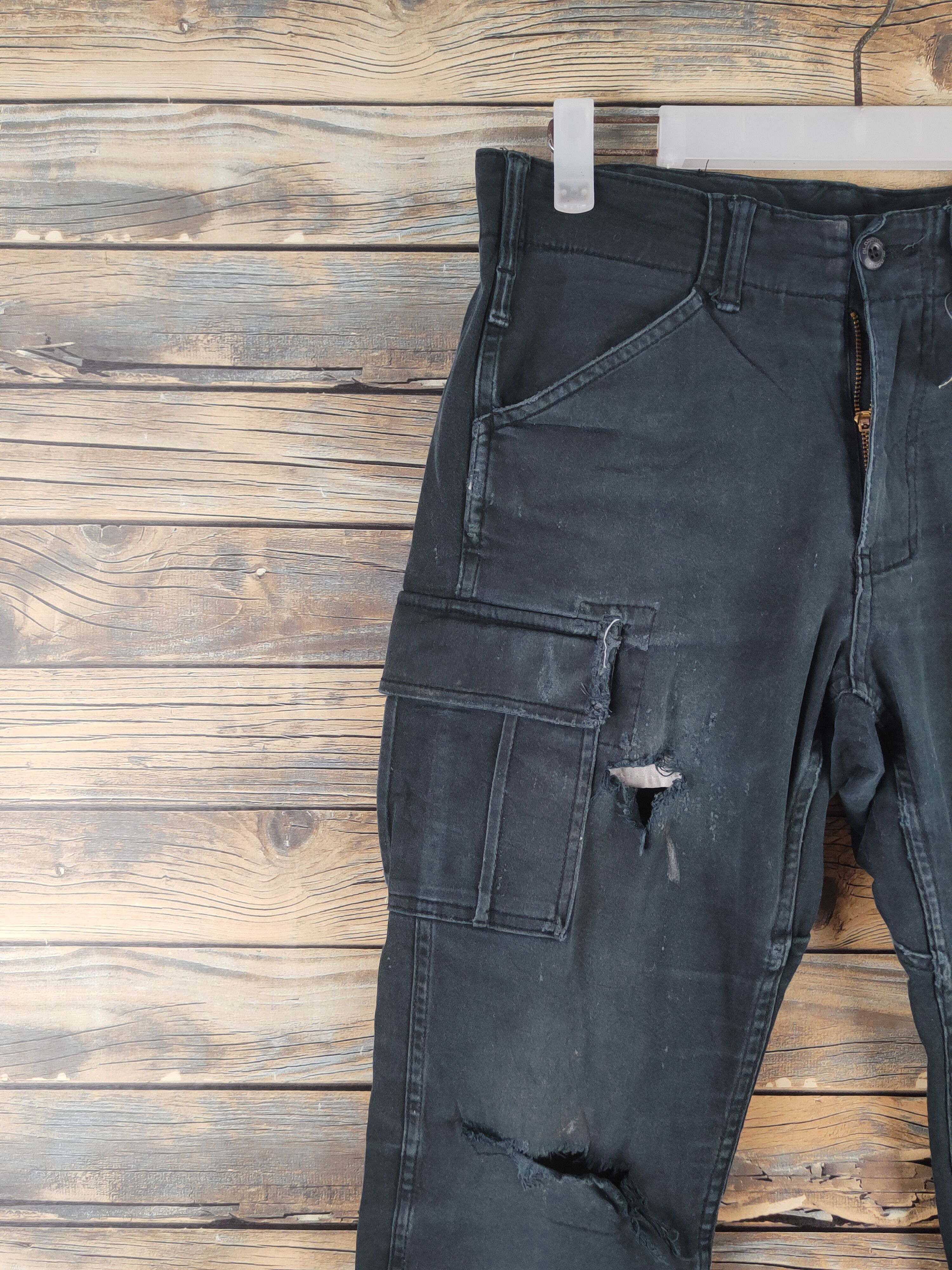 Japanese Brand DL Gladiator Black Faded Multipocket Cargo Pants #46-261T Size US 30 / EU 46 - 3 Thumbnail