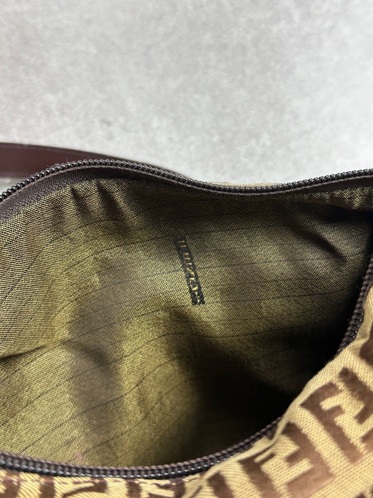 Fendi Vintage Fendi Monogram Shoulder Bag Rare Size ONE SIZE - 10 Thumbnail