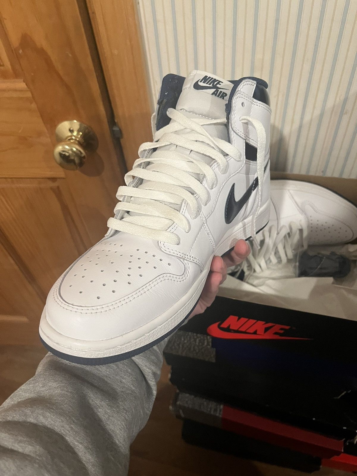 Jordan Brand Air Jordan 1 Retro Metallic Navy 2016 Size 11 Size US 11 / EU 44 - 6 Thumbnail