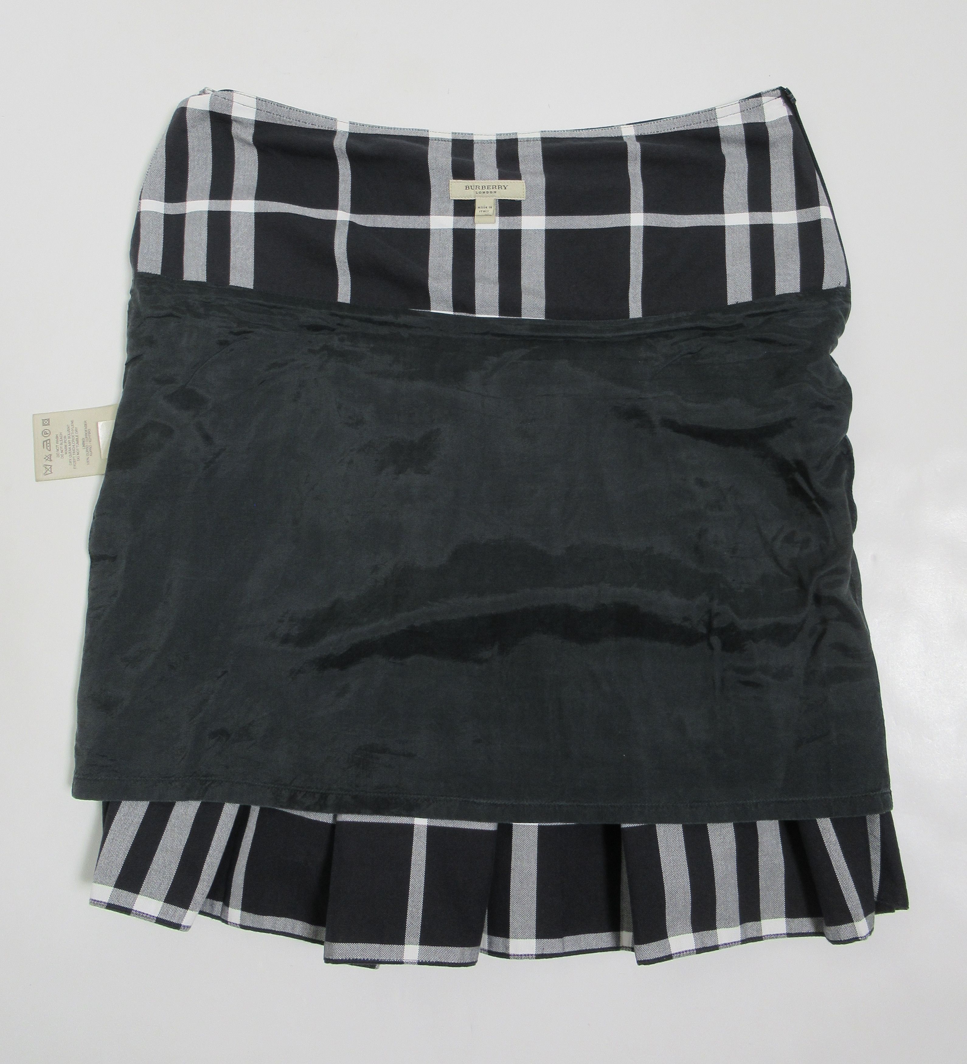 Burberry Burberry London Women's Pleated Plaid Skirt Black Size 30" / US 8 / IT 44 - 12 Thumbnail