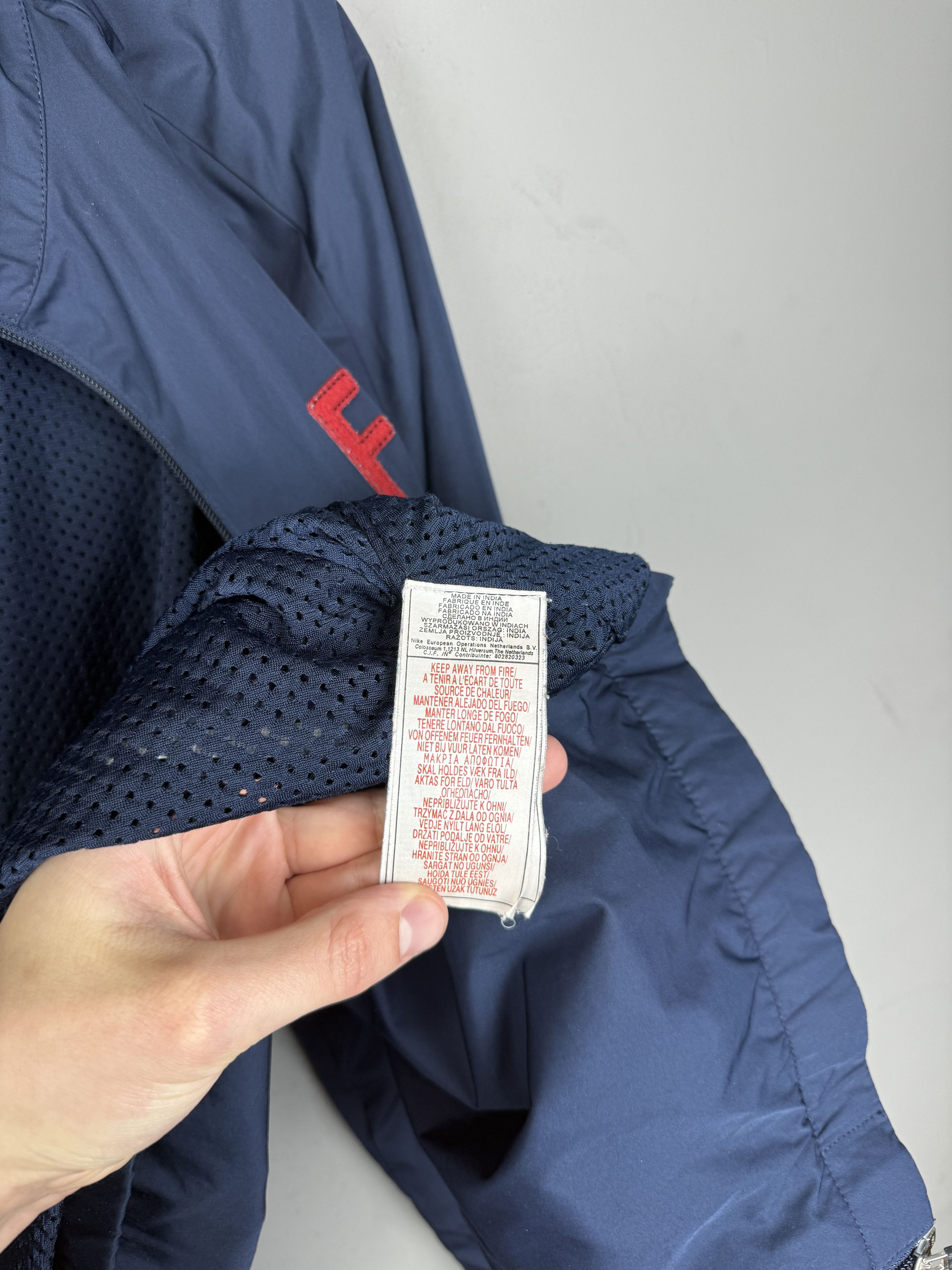 Nike × Vintage Nike Vintage FCB Jacket Navy Nylon Barcelona Windbreaker Size US XL / EU 56 / 4 - 9 Thumbnail