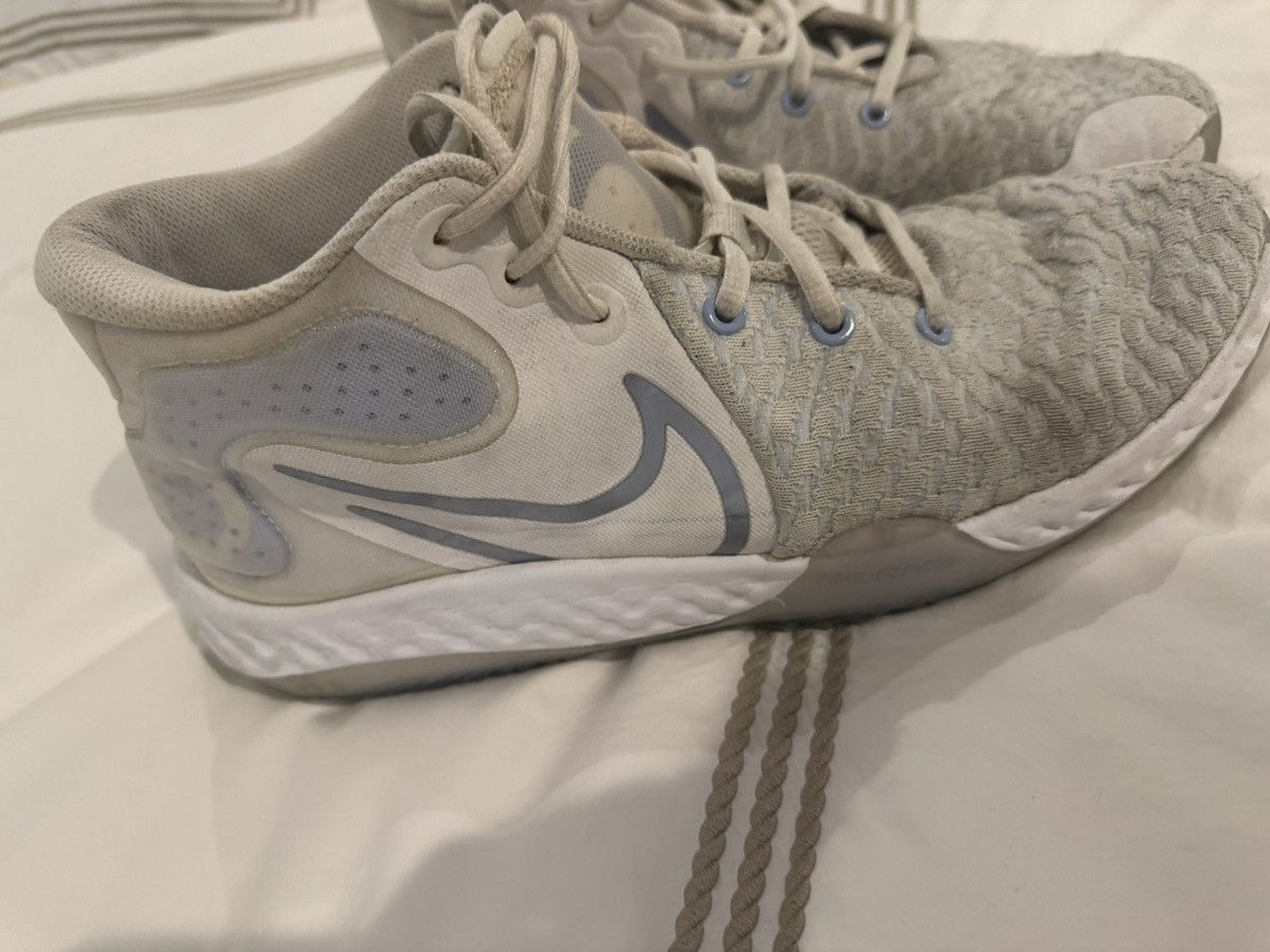 Nike NIKE KD Trey 5 size 10 Size US 10 / EU 43 - 2 Thumbnail
