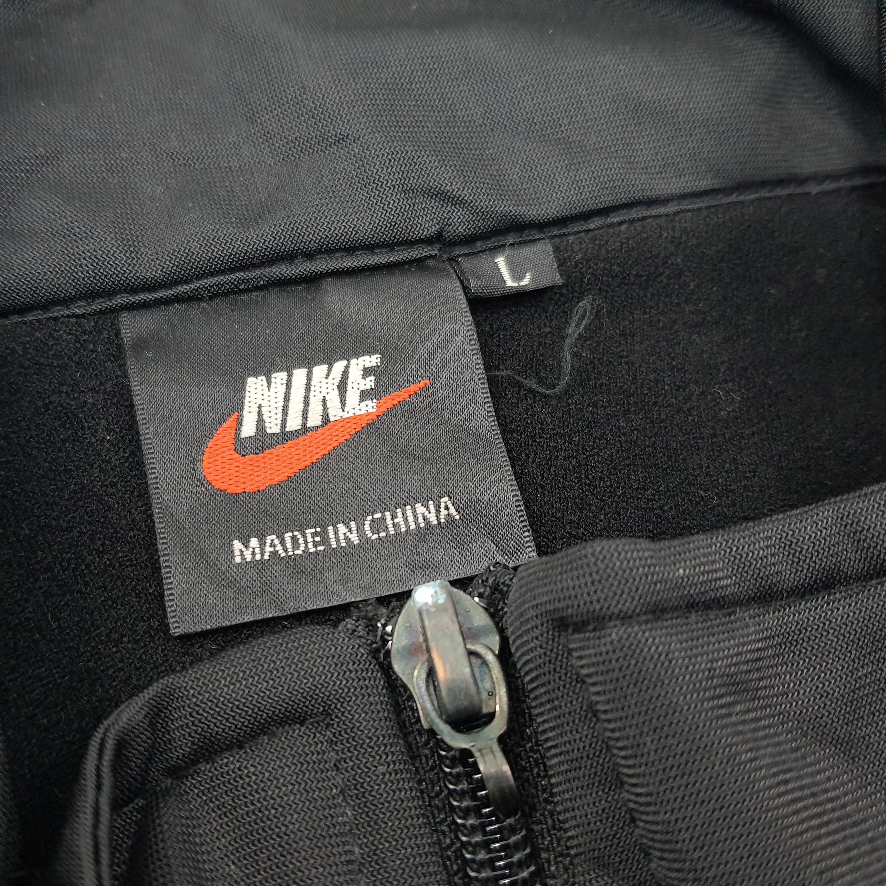 Nike Vintage Nike Outdoor Zipper Track Jacket C248N7 Size US L / EU 52-54 / 3 - 4 Thumbnail