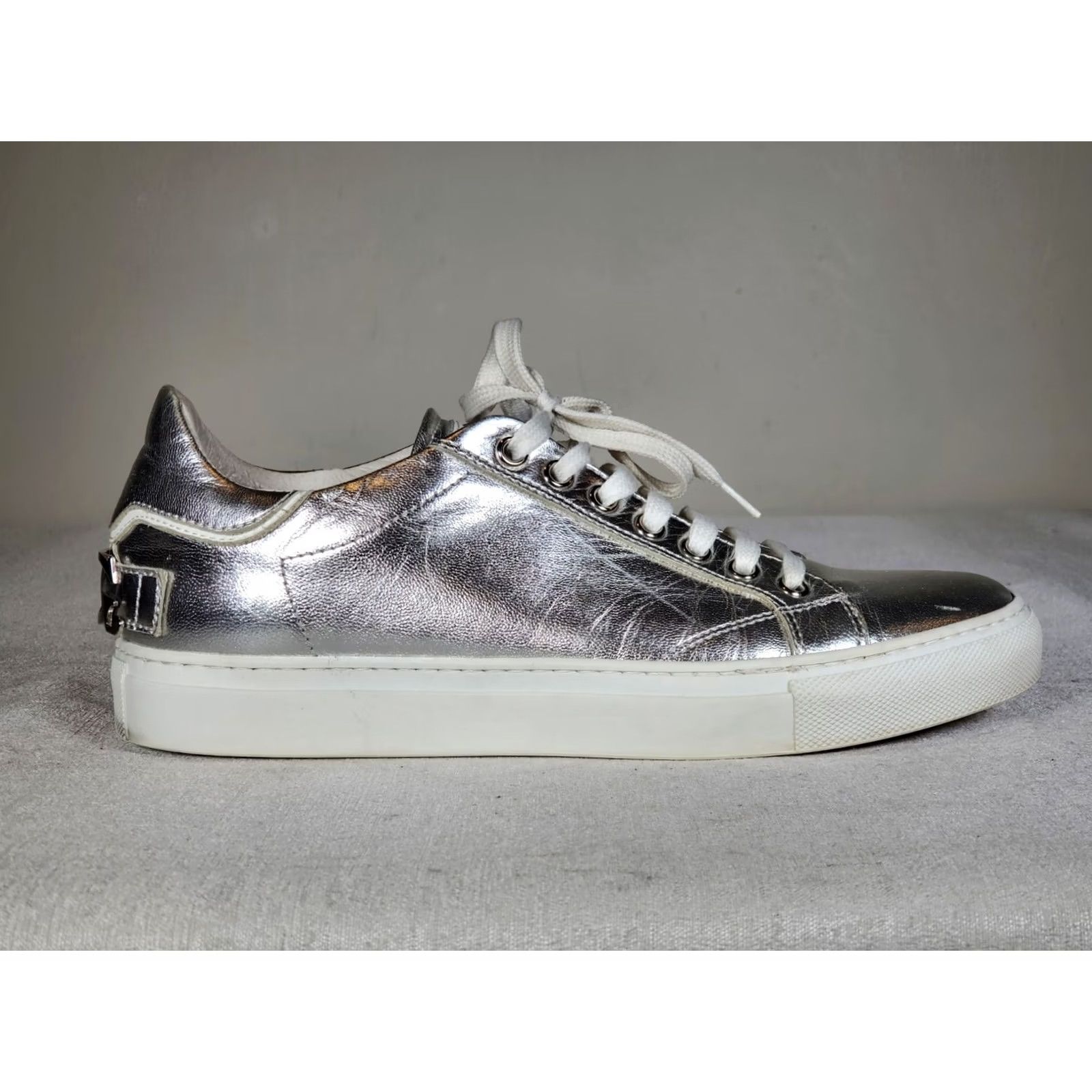 John Galliano John Galliano Paris Metallic Leather Low-Top Sneakers Silver Women's US 8 EU 38.5 Leather Lining Micro Logo Initials Italy Shoes Sneaker Athletic Size US 8 / IT 38 - 3 Thumbnail