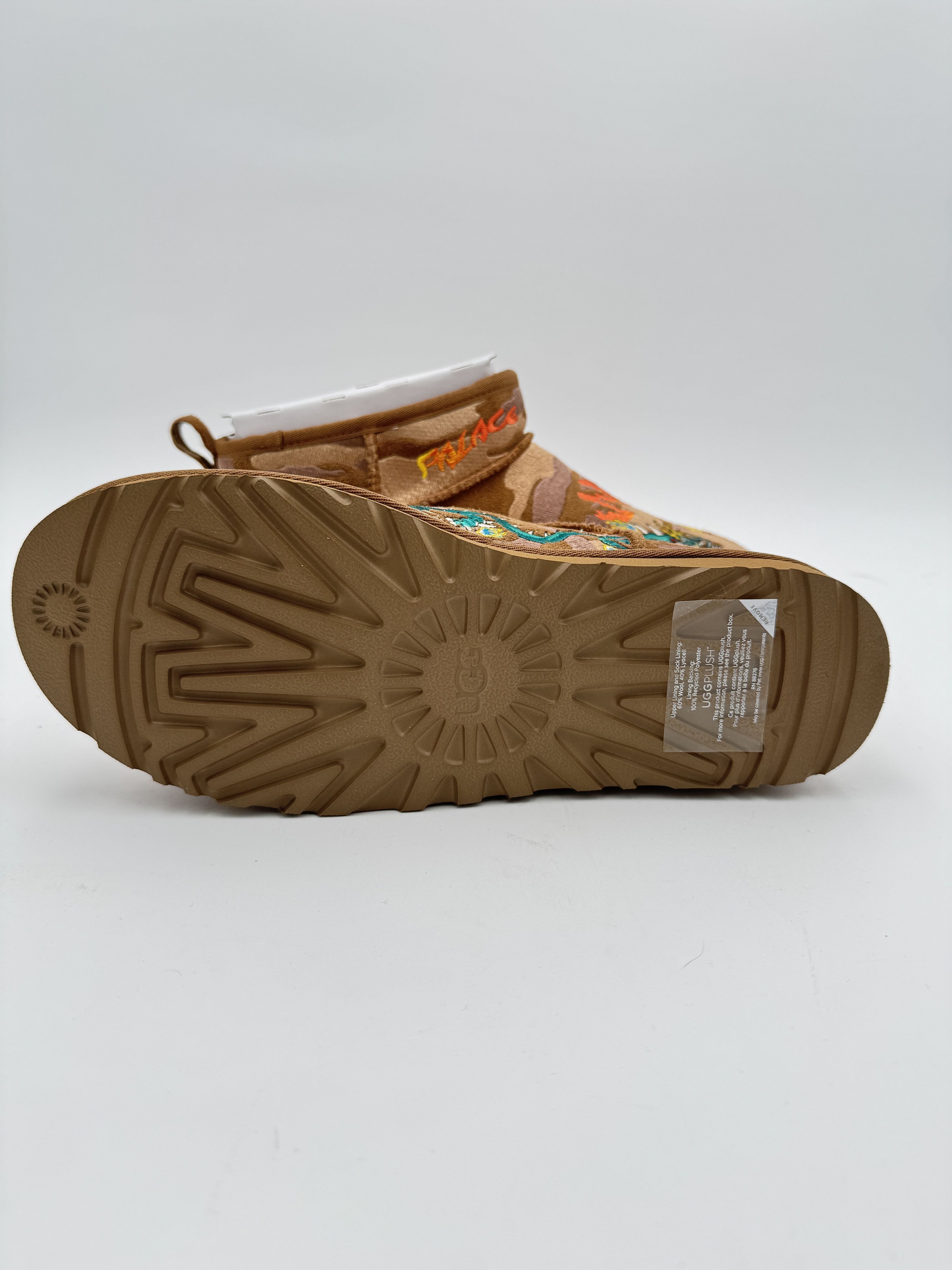 Palace × Ugg Palace UGG Classic Ultra Mini Boot Chestnut Camo Size US 9 / EU 42 - 4 Thumbnail
