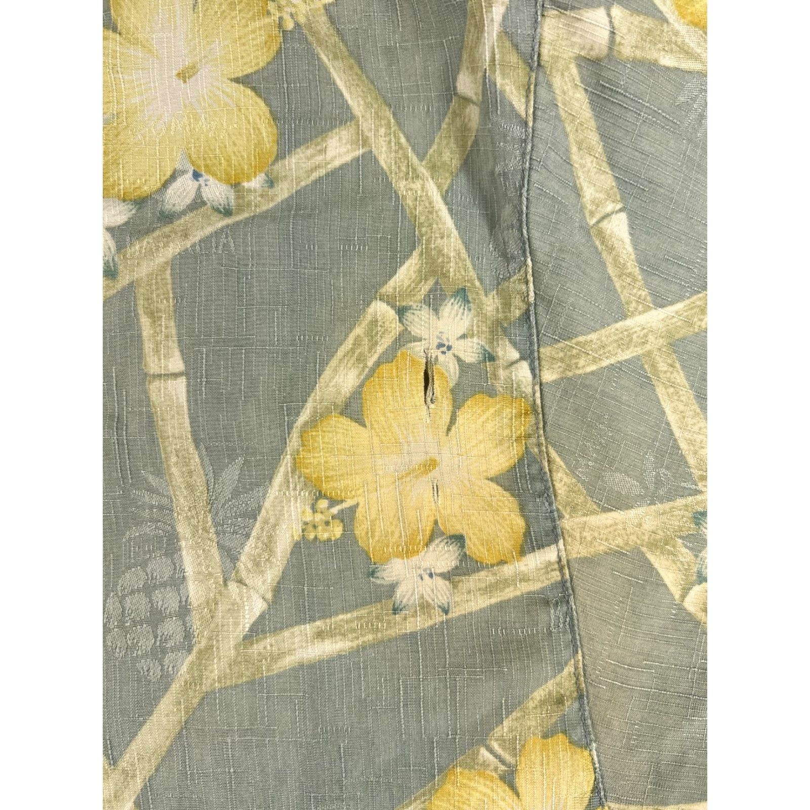 Tommy Bahama Tommy Bahama Shirt Mens Large Green Bamboo Floral Hibiscus Pineapple Hawaiian Size US L / EU 52-54 / 3 - 3 Thumbnail