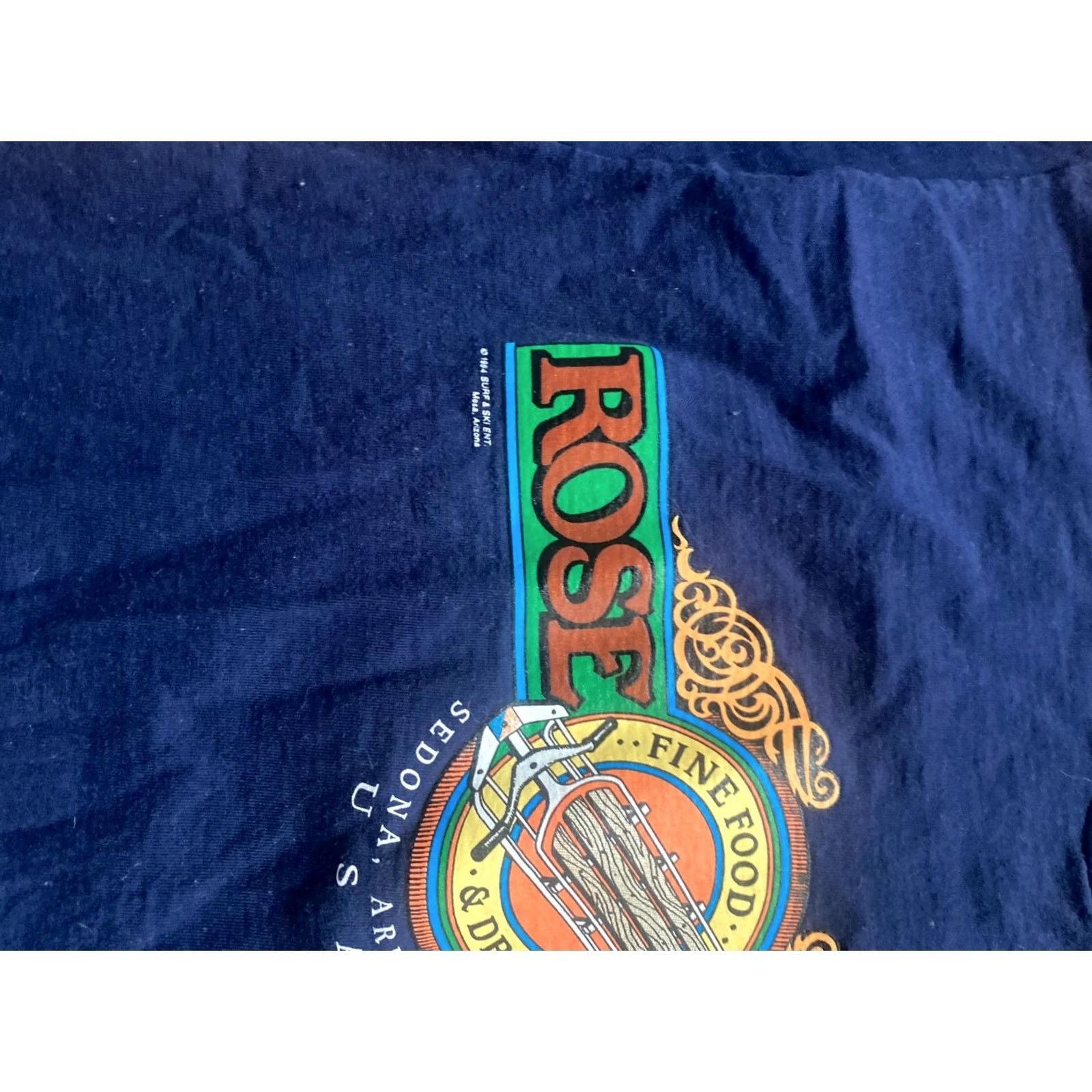 Fruit Of The Loom Fruit of the Loom Rosebuds Fine Food and Drink Single Stitch 1994 Bar Mens Sz L Sedona Arizona T-Shirt Black Crew Neck Short Sleeve Graphic Tee Size US L / EU 52-54 / 3 - 4 Thumbnail