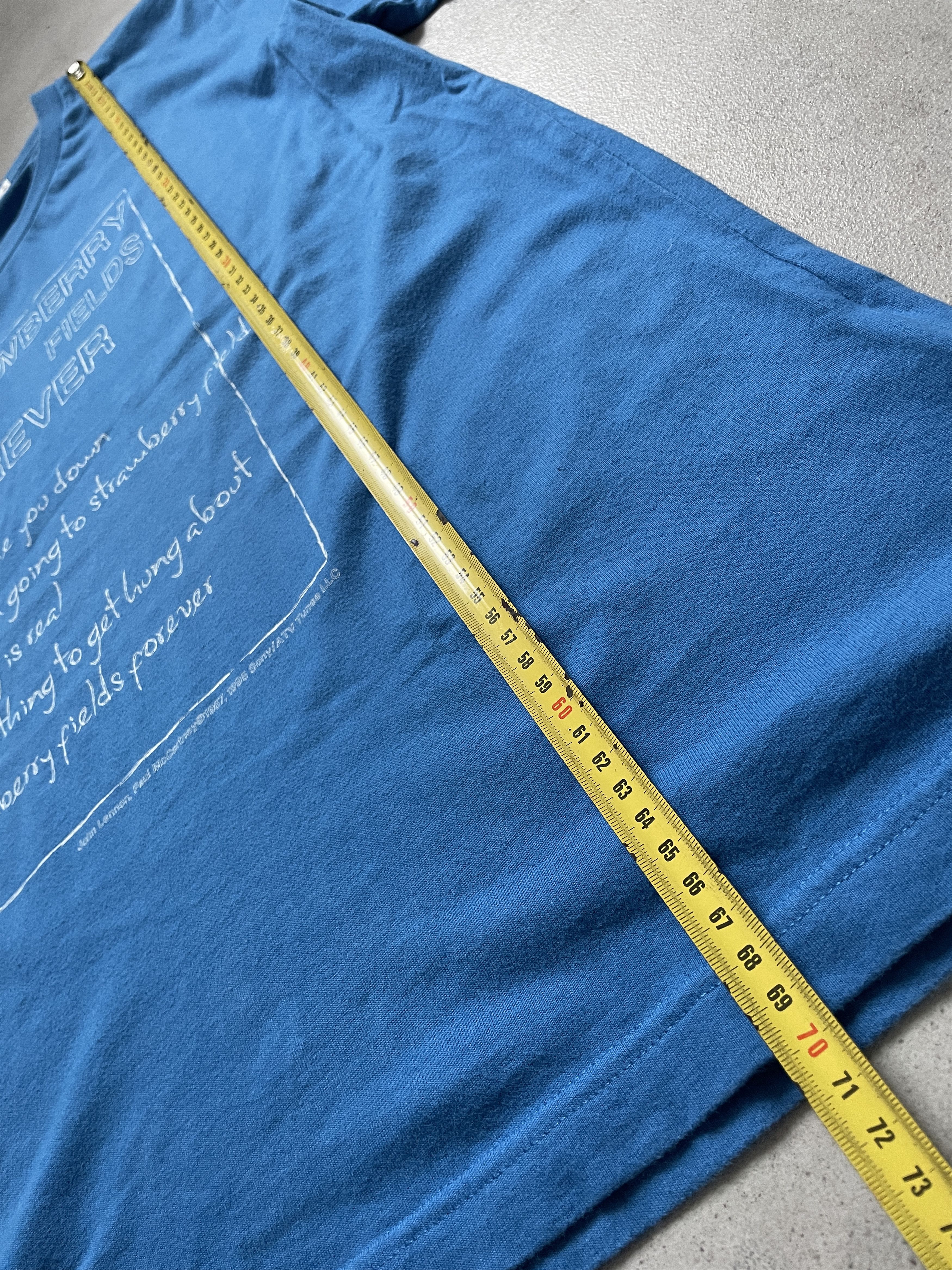 Band Tees UNIQLO STRAWBERRY FIELDS JOHN LENNON PAUL MCCARTNEY TEE Size US M / EU 48-50 / 2 - 5 Thumbnail