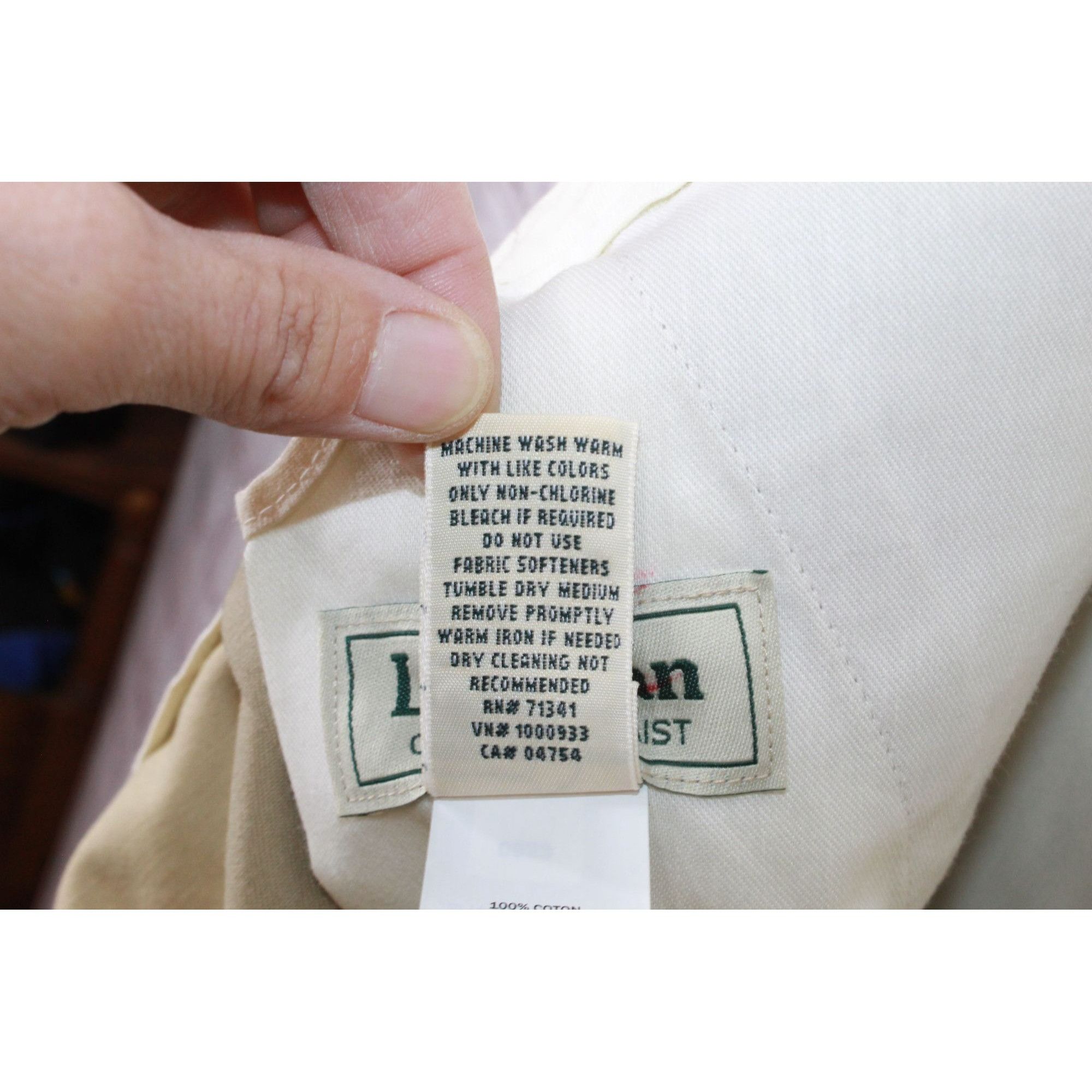 L.L. Bean LL Bean Men's Wrinkle Free Chinos Natural Fit Pleated Size US 42 / EU 58 - 8 Thumbnail
