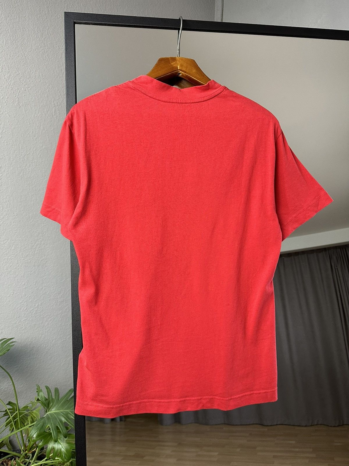 Moncler Moncler Maglia T-Shirt Patch Logo Red Tee Size US M / EU 48-50 / 2 - 2 Thumbnail