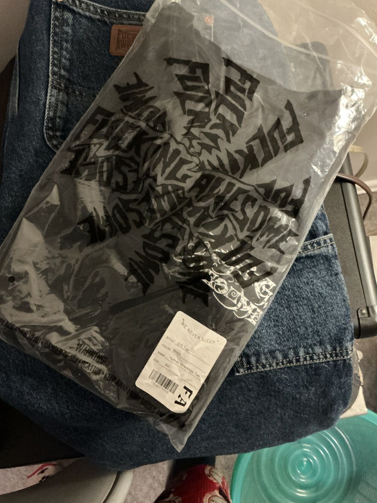 Fucking Awesome HUMAN WRECKAGE TEE Size US XXL / EU 58 / 5 - 3 Thumbnail