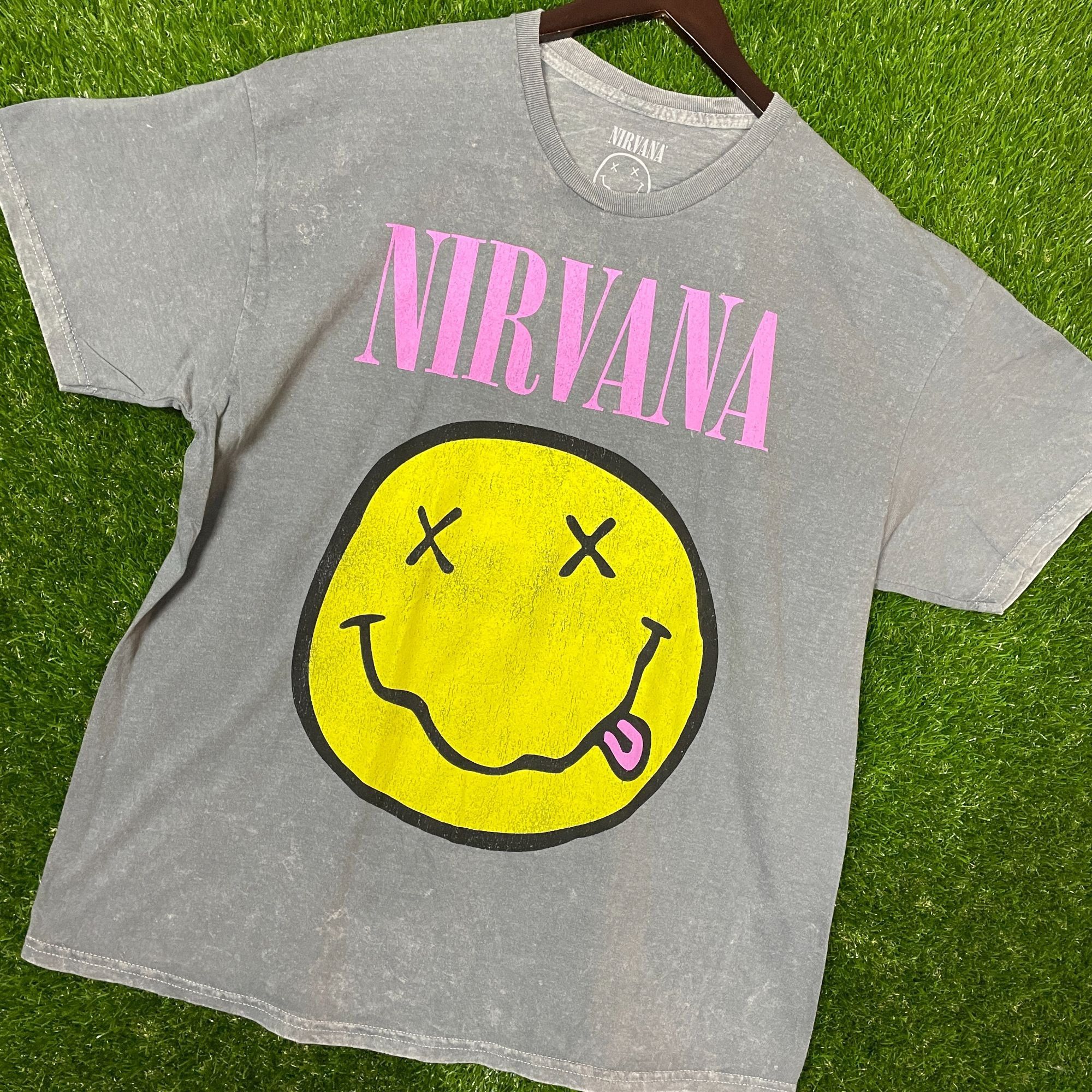 Nirvana Nirvana Smiley Face Rock T-shirt size Extra Large Size US XL / EU 56 / 4 - 4 Thumbnail