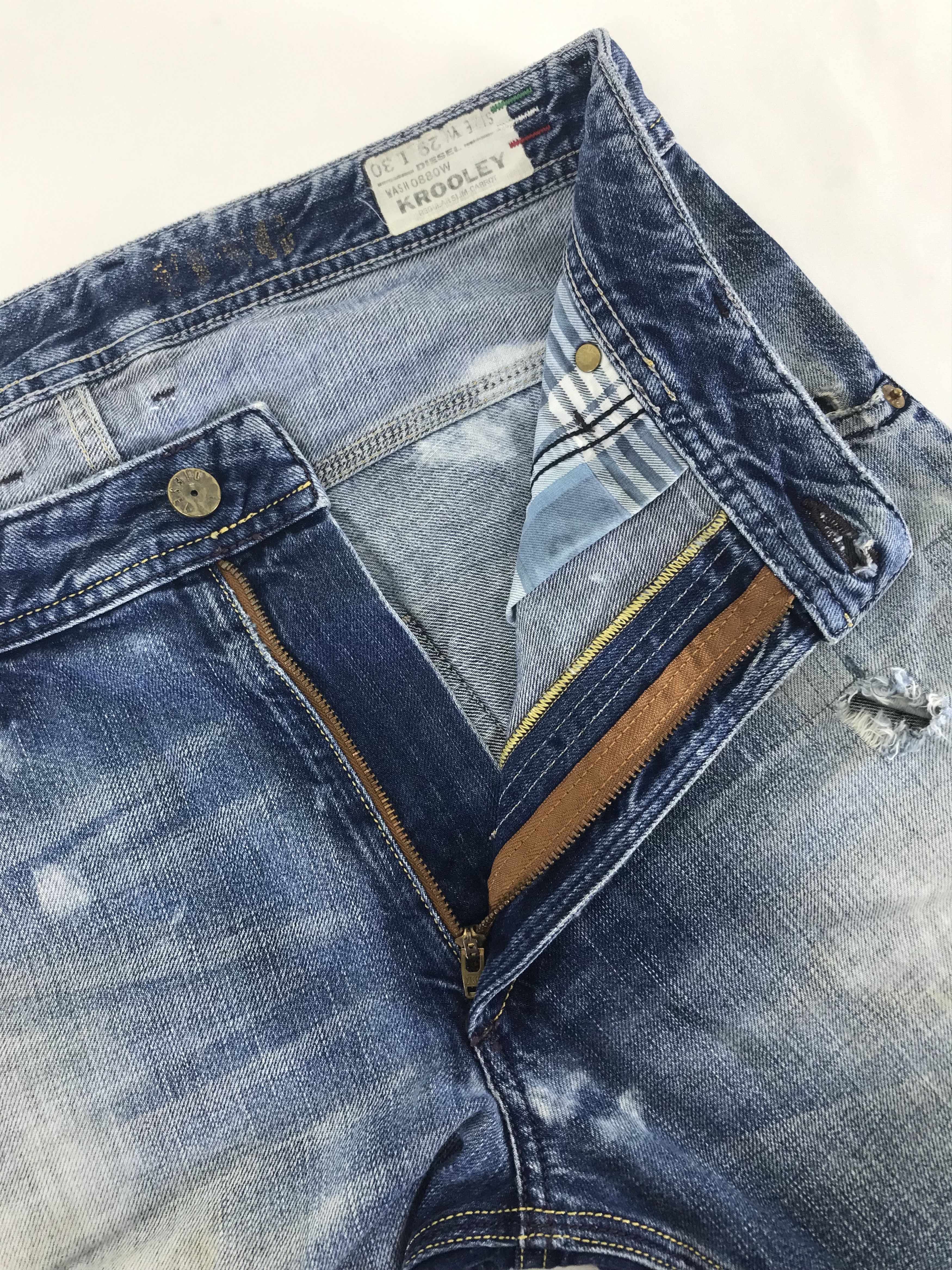 Diesel Vintage Diesel Distressed Denim Faded Blue Jeans Size US 29 - 9 Thumbnail
