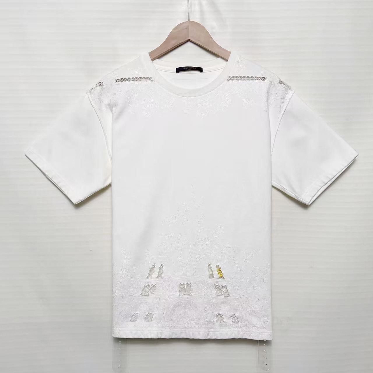 Louis Vuitton LV Paris Tower Embossed Limited Short-Sleeve Size US L / EU 52-54 / 3 - 1 Thumbnail