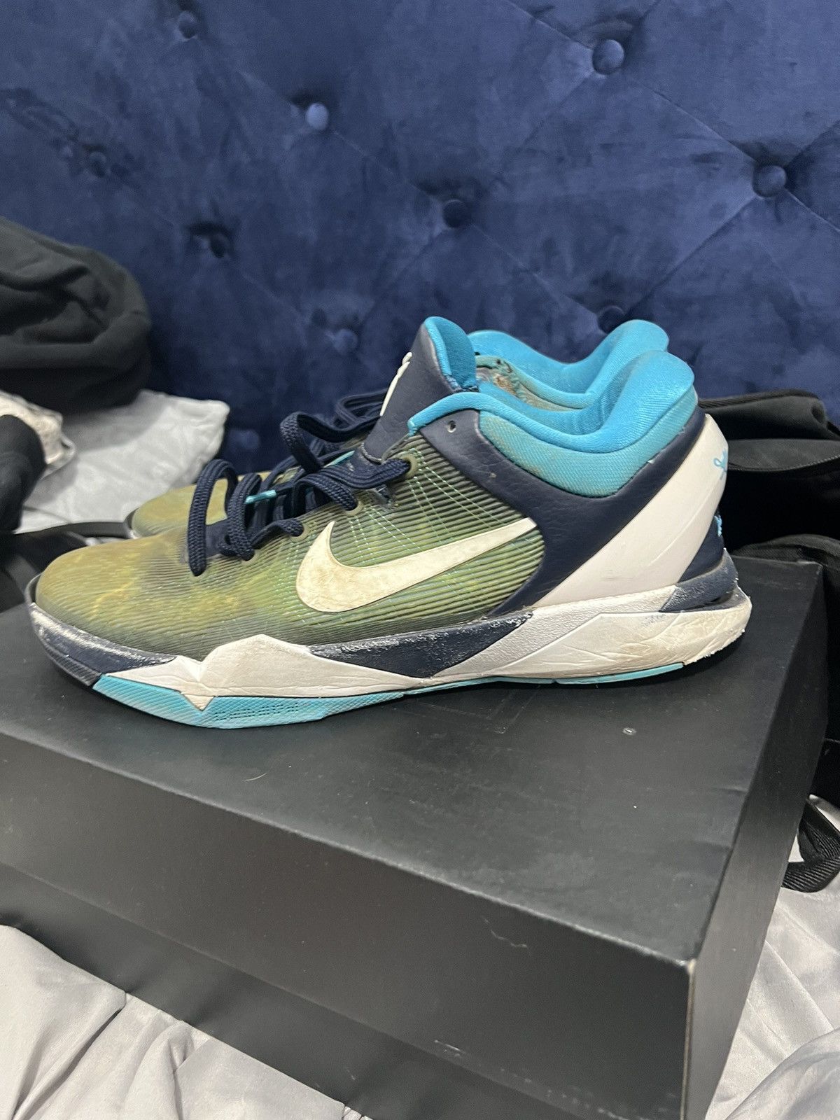 Nike Kobe 7 sharks Size US 10.5 / EU 43-44 - 3 Thumbnail