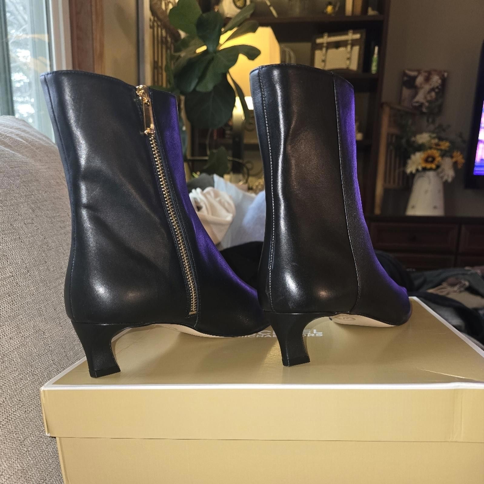 Michael Kors Michael Kors Cosmo Leather Kitten Boot Size US 8.5 / IT 38.5 - 2 Thumbnail