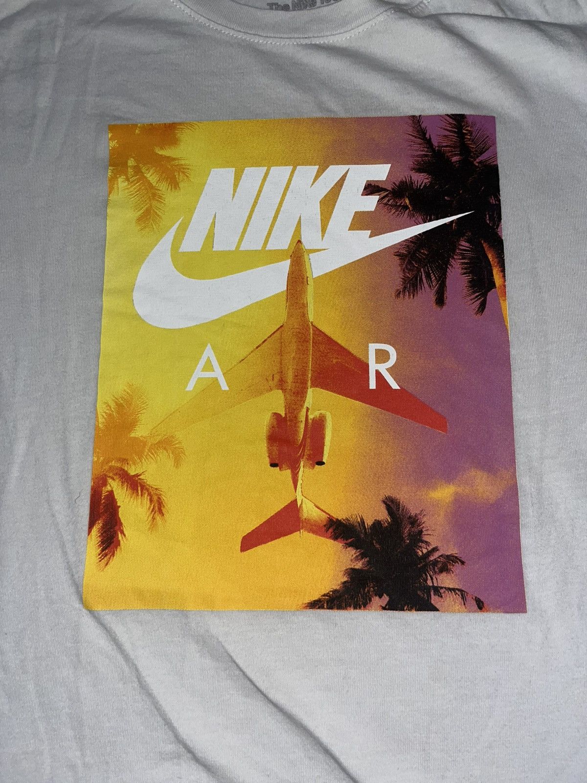 Nike Nike Air White Tee size small Size US S / EU 44-46 / 1 - 2 Thumbnail