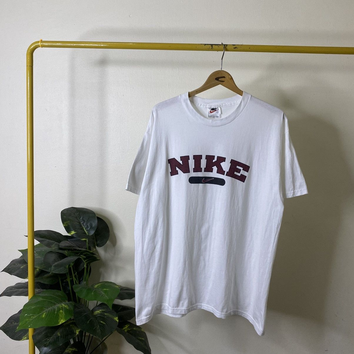Nike Vintage 1990s Nike Center Swoosh T Shirt Size US L / EU 52-54 / 3 - 1 Thumbnail