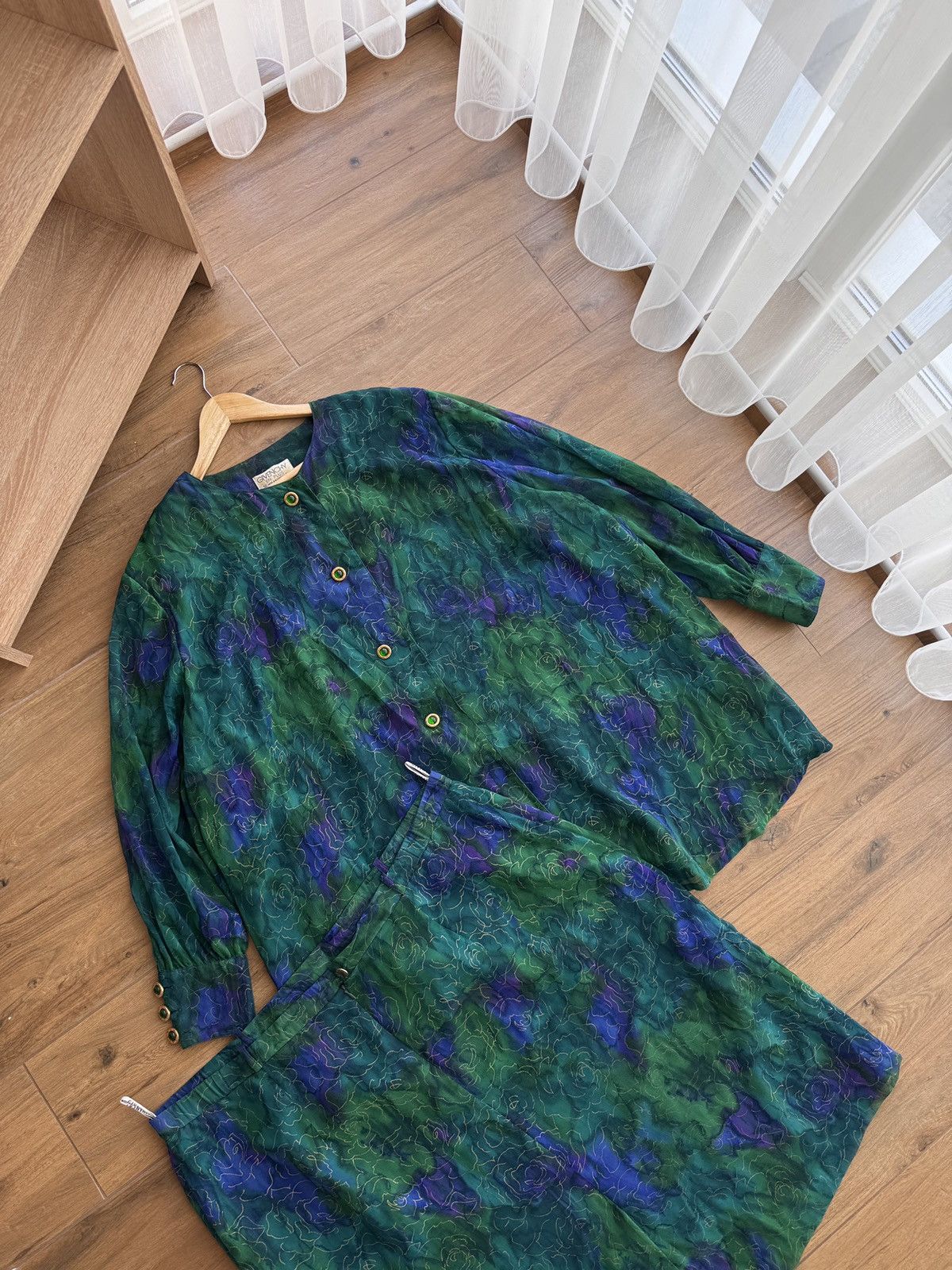Givenchy × Vintage Vintage Givenchy En Plus Luxury Light Green Top Skirt Set Size 30" / US 8 / IT 44 - 3 Thumbnail