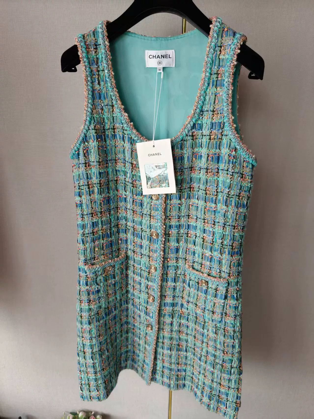 Chanel Chanel Tweed Vest Size M / US 6-8 / IT 42-44 - 1 Thumbnail