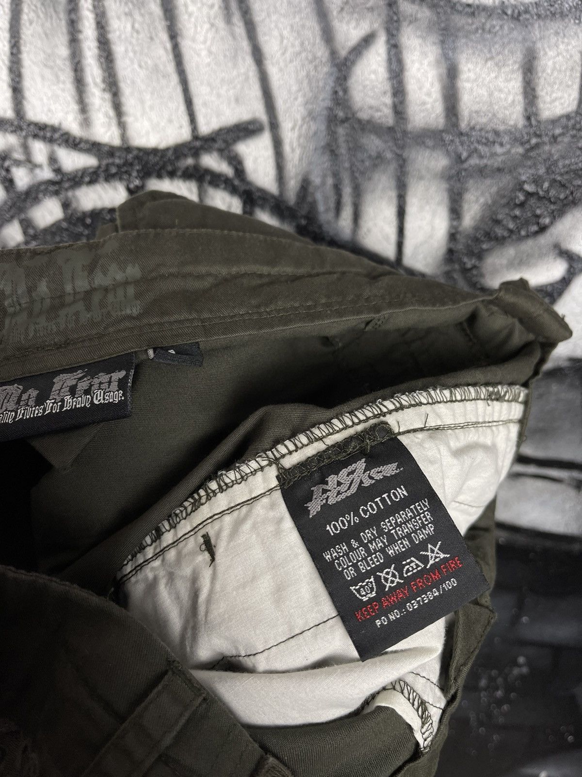 No Fear × Vintage Y2K No Fear Skull Embroidered Logo Cargo Pants Men’s Size L Size US 33 - 12 Thumbnail