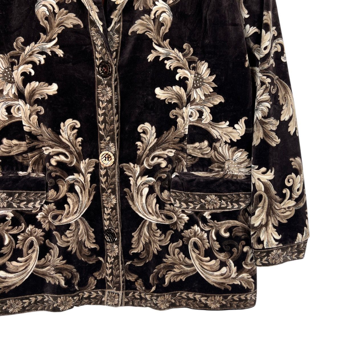 Herno Vintage Herno Paisley Velvet Jacket Made In Italy Size M Size US S / EU 44-46 / 1 - 7 Thumbnail
