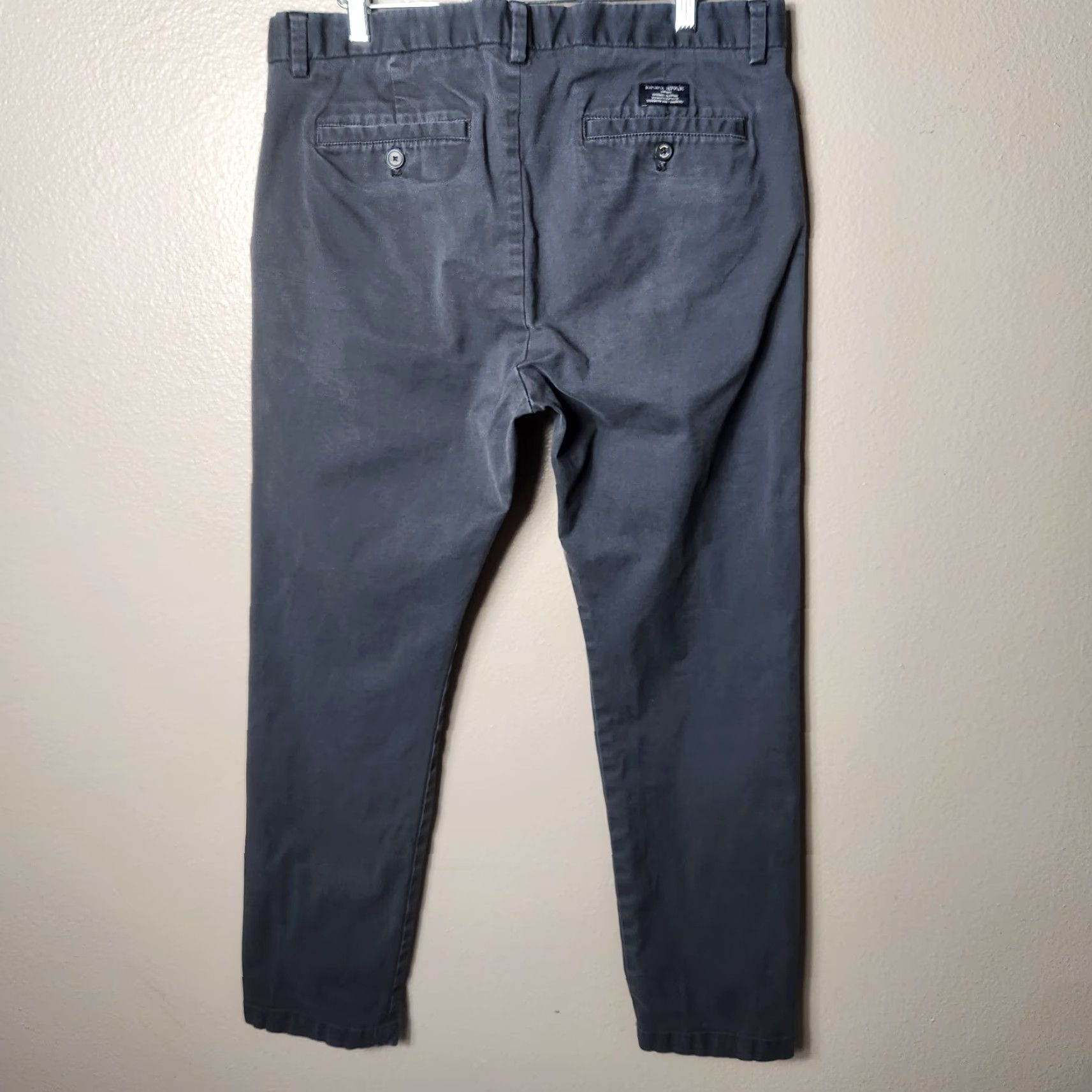 Banana Republic Banana Republic Mens Fulton Skinny Straight Chino Flint Gray Pants 36x32 Sz 36 Regular Slim Straight Mens Pants Gray Chino Banana Republic Pants Size US 36 / EU 52 - 7 Thumbnail