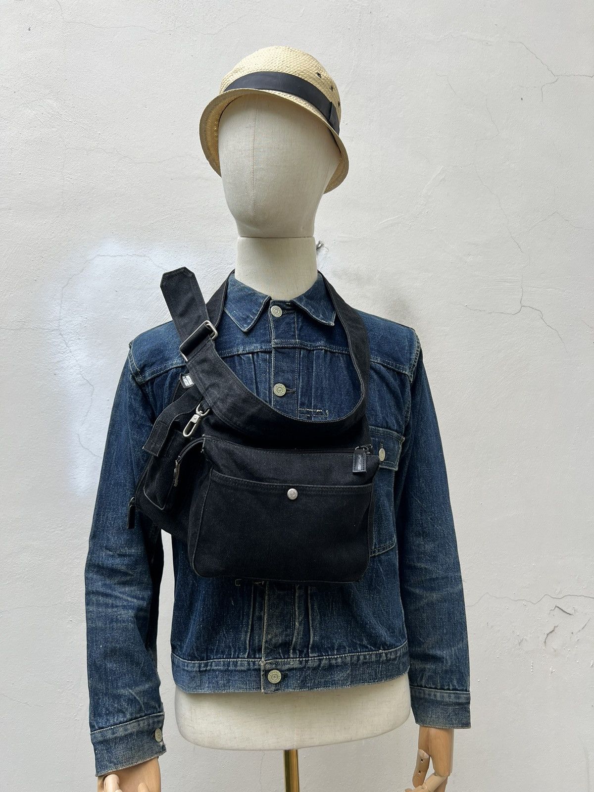 Designer Artisan & Artist Japan Denim Chest bag Size ONE SIZE - 7 Thumbnail
