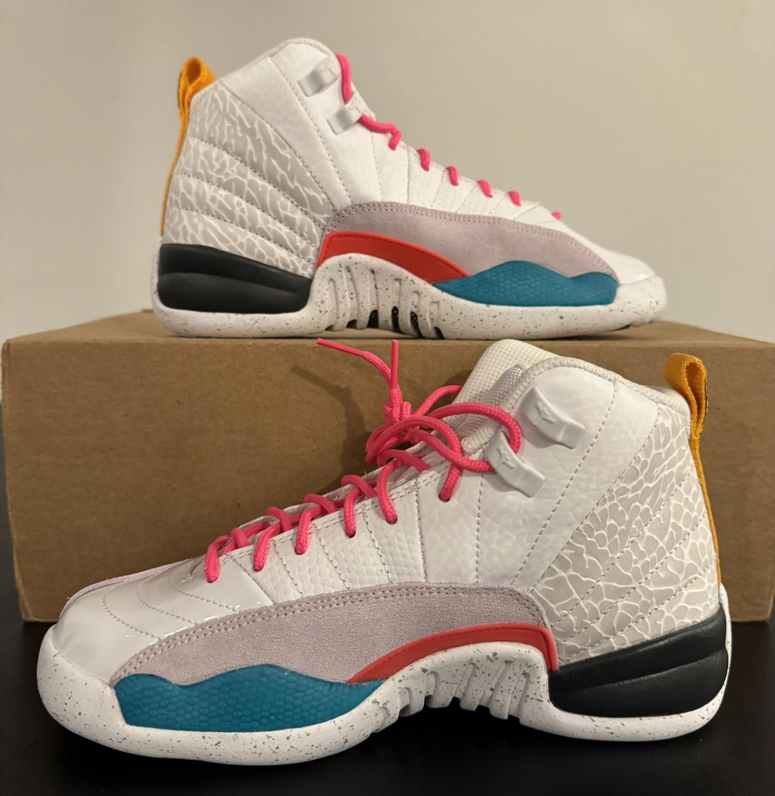 Jordan Brand Jordan Air Jordan 12 Retro GS 'White/Vapor Green' Size 4Y Size US 5 / EU 37 - 3 Thumbnail