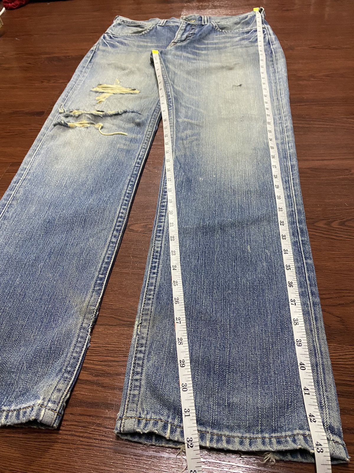 Japanese Brand Vintage Wrangler Faded Wash Distressed Loose Jeans Size US 33 - 14 Thumbnail