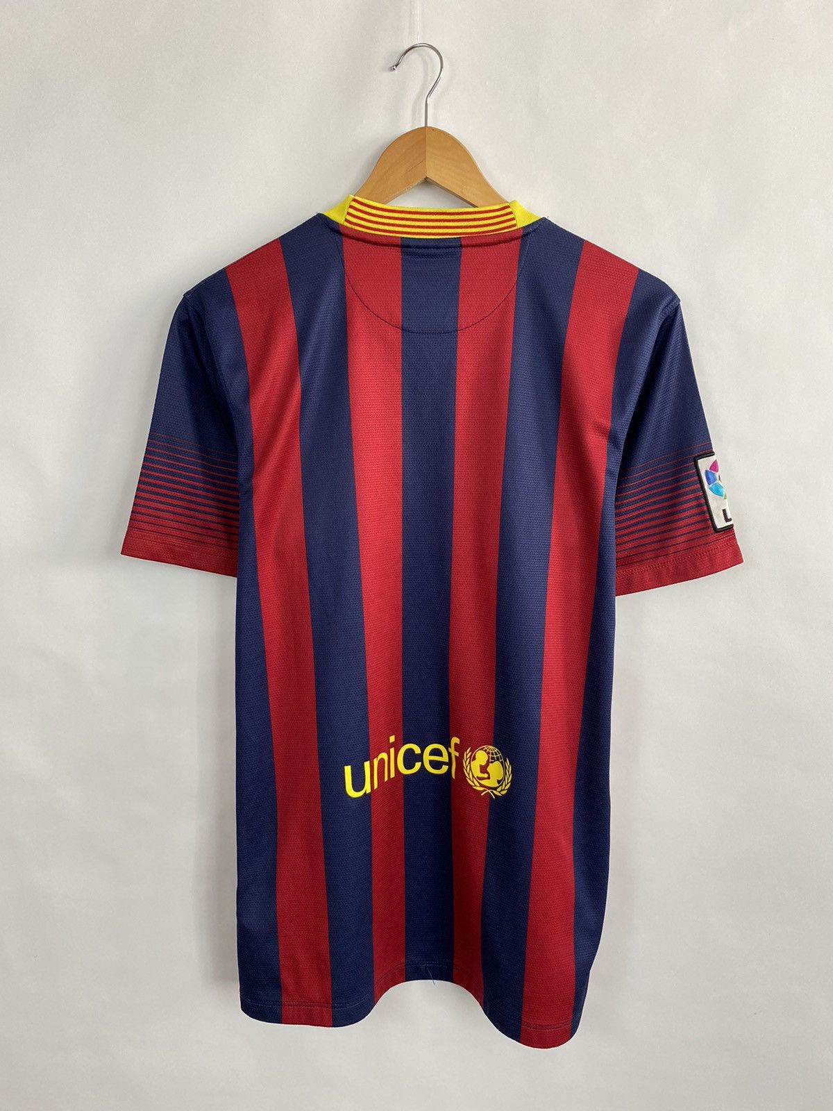Nike 🇪🇸 F. C. Barcelona 2013 Nike Soccer Jersey T-Shirt Rare Retro Size US S / EU 44-46 / 1 - 12 Thumbnail