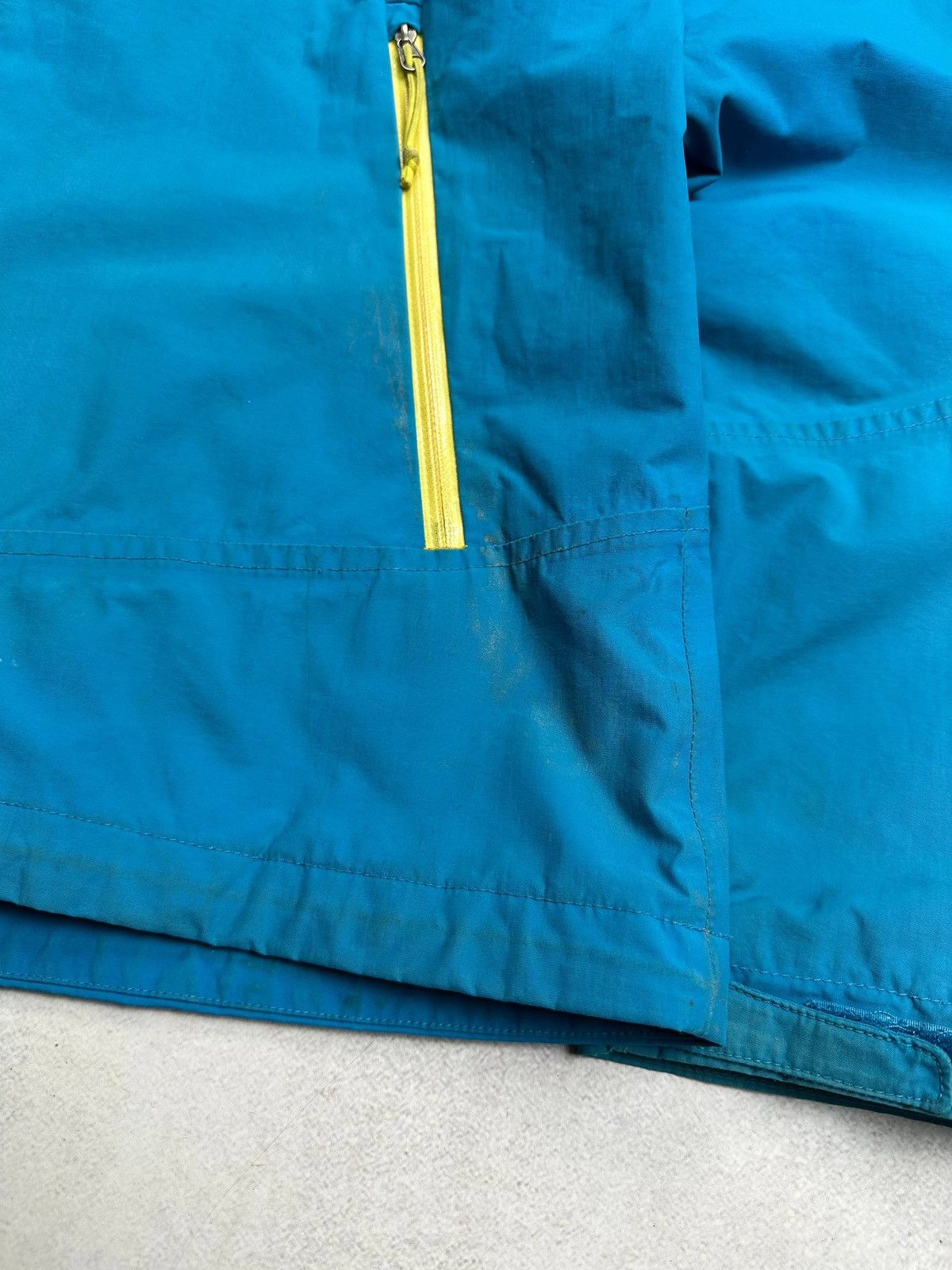 The North Face Vintage The North Face Hyvent Womans Jacket L Size L / US 10 / IT 46 - 10 Thumbnail