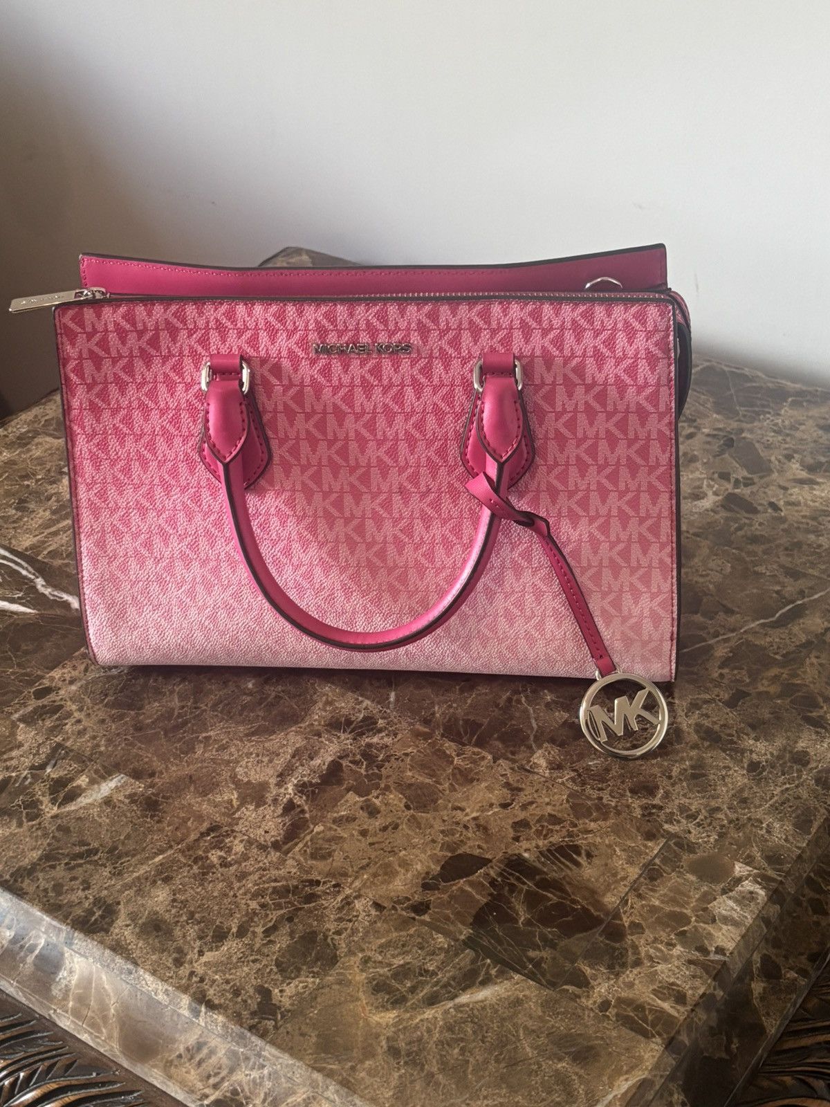 Michael Kors Micheal Kors Sheila Handbag Size ONE SIZE - 1 Thumbnail