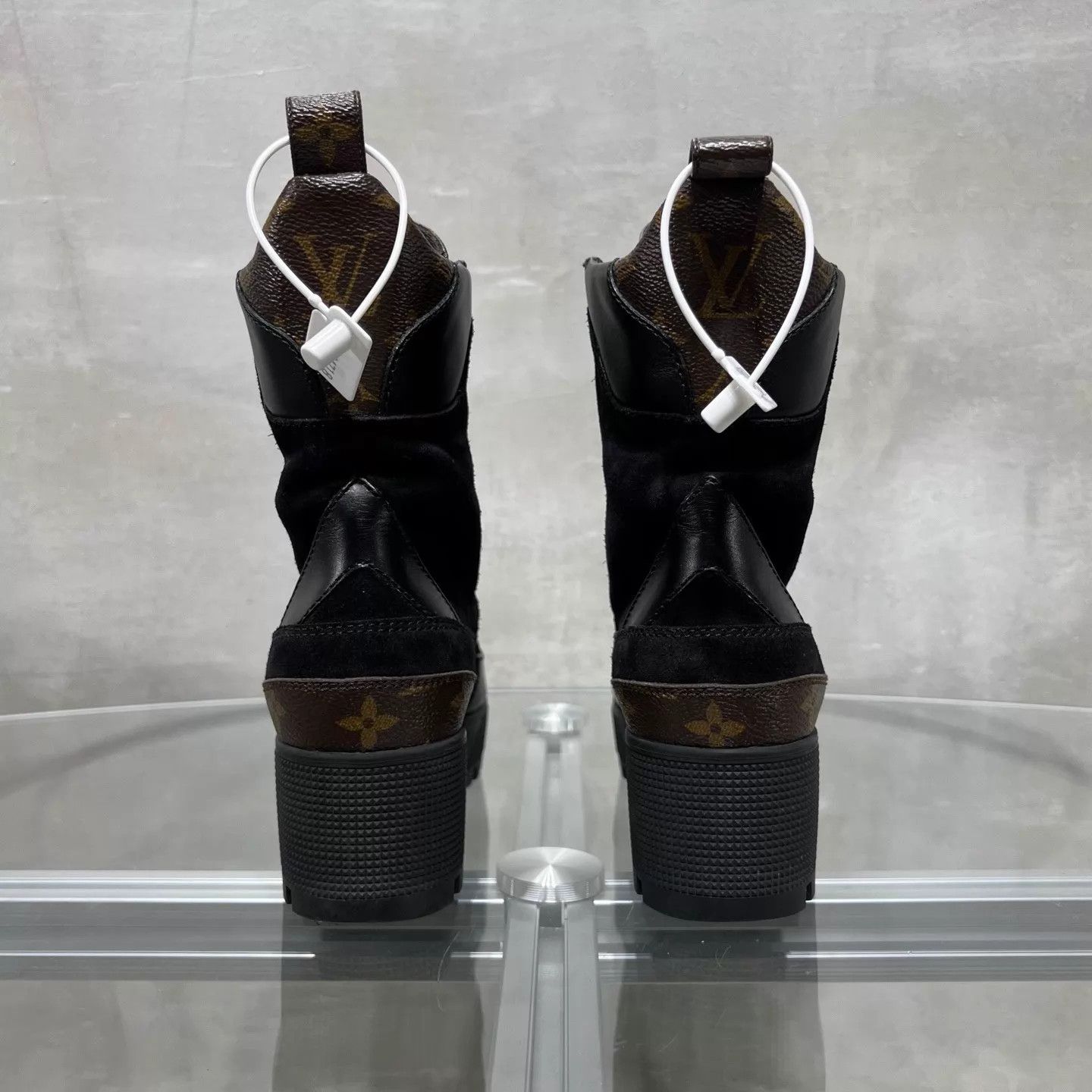 Louis Vuitton LV Women's Monogram Platform Mid-Calf Boots 34.5 YH24717 Size US 4 / IT 34 - 6 Thumbnail