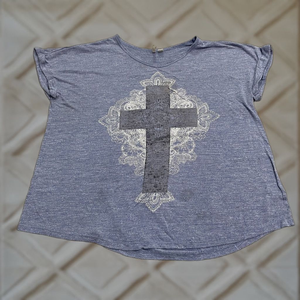 Vintage **Womens Plus Size Blue V-Neck Casual T-Shirt Cato** User: **Blue V-Neck Casual T-Shirt - Womens Plus Size Cato** Size XL / US 12-14 / IT 48-50 - 1 Thumbnail