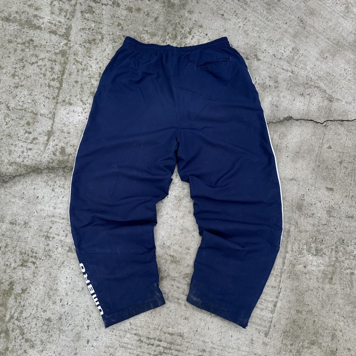 Umbro Vintage Umbro Joggers Baggy Pants Sport-wear Rap 90s Y2K Size US 36 / EU 52 - 2 Thumbnail