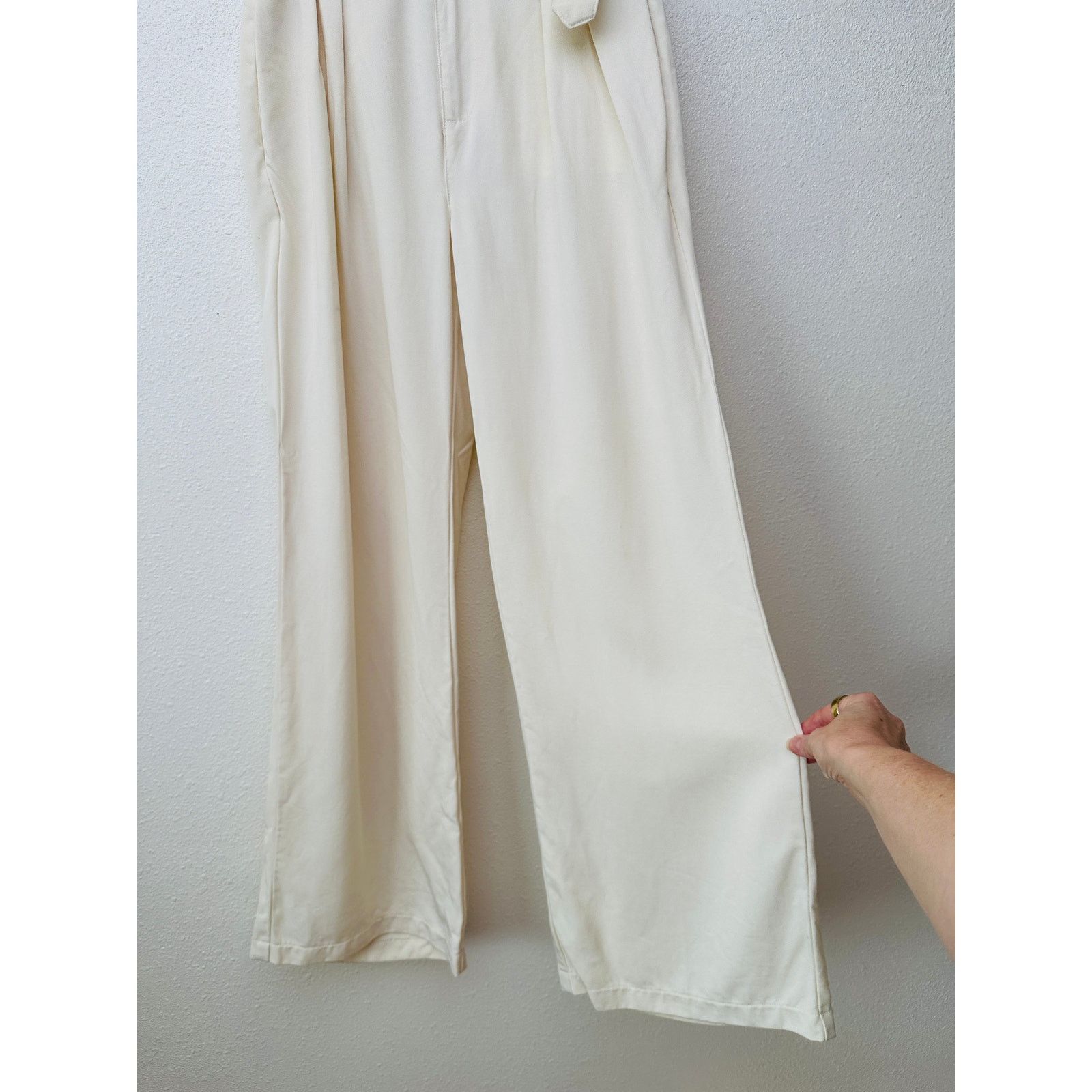 Paige PAIGE Birch Cream Wide Leg Pleated Pants w/ Belt Women US 0 Size 25" / US 0 / IT 36 - 6 Thumbnail