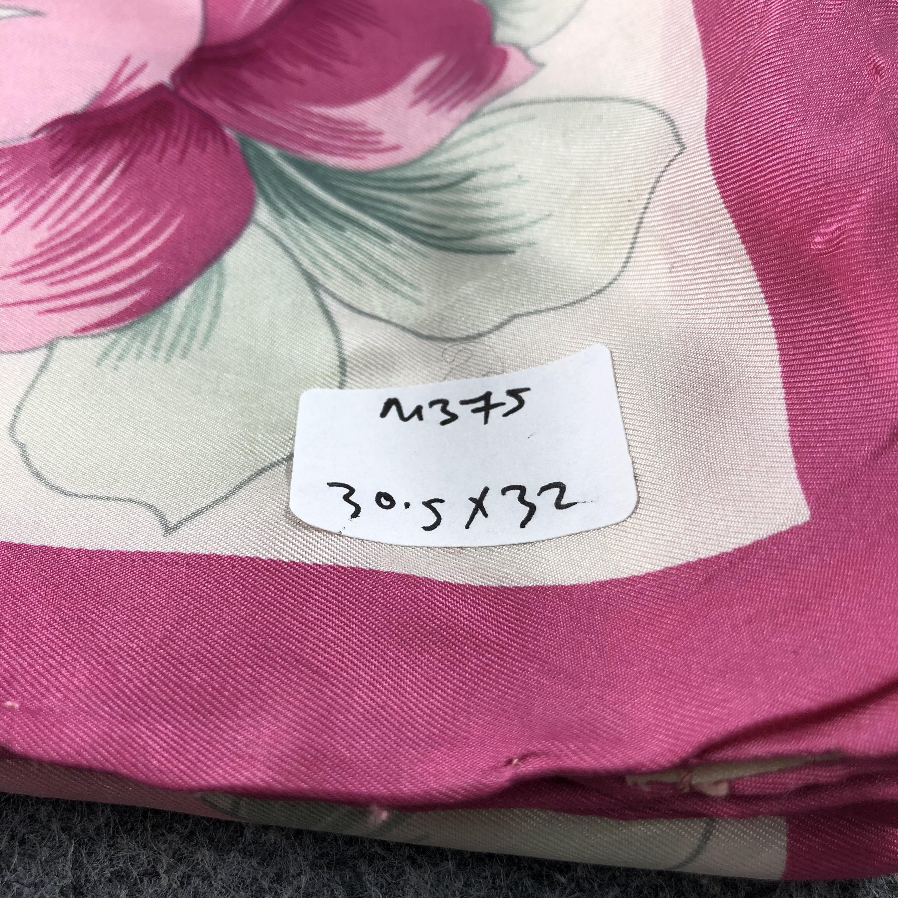 Japanese Brand Vintage Luxury Floral Pink Hand Rolled Silk Scarf M375 Size ONE SIZE - 11 Thumbnail