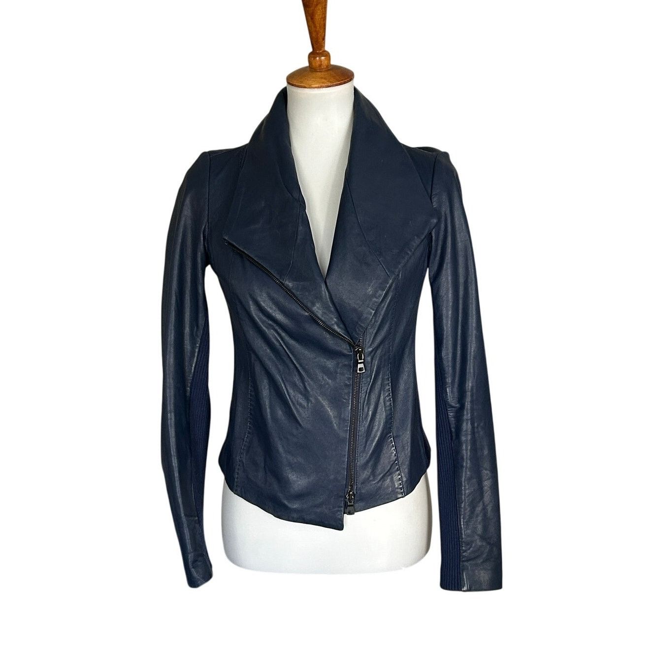 Vince Vince Leather "Scuba" Jacket Navy Fitted Size XS Size XS / US 0-2 / IT 36-38 - 2 Thumbnail