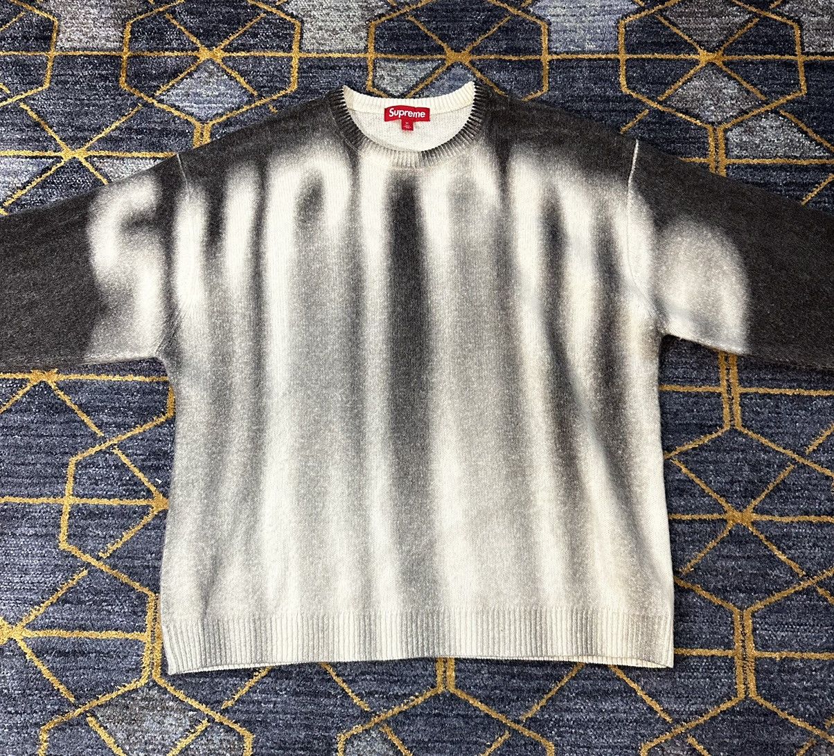 Blurred Logo Sweater - fall winter 2023 - Supreme