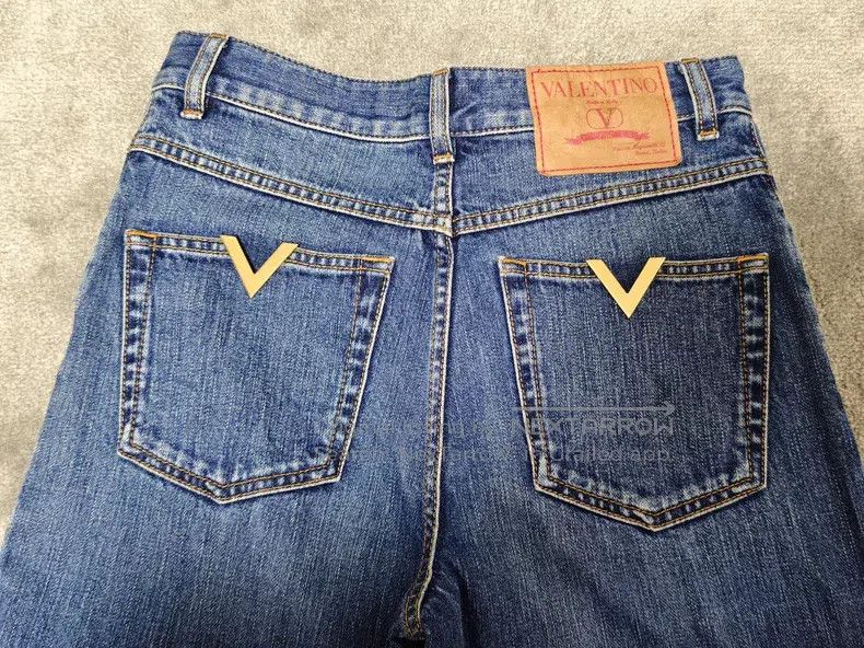 Valentino Valentino Mid-rise zippered loose wide-leg jeans Size 26" / US 2 / IT 38 - 4 Thumbnail