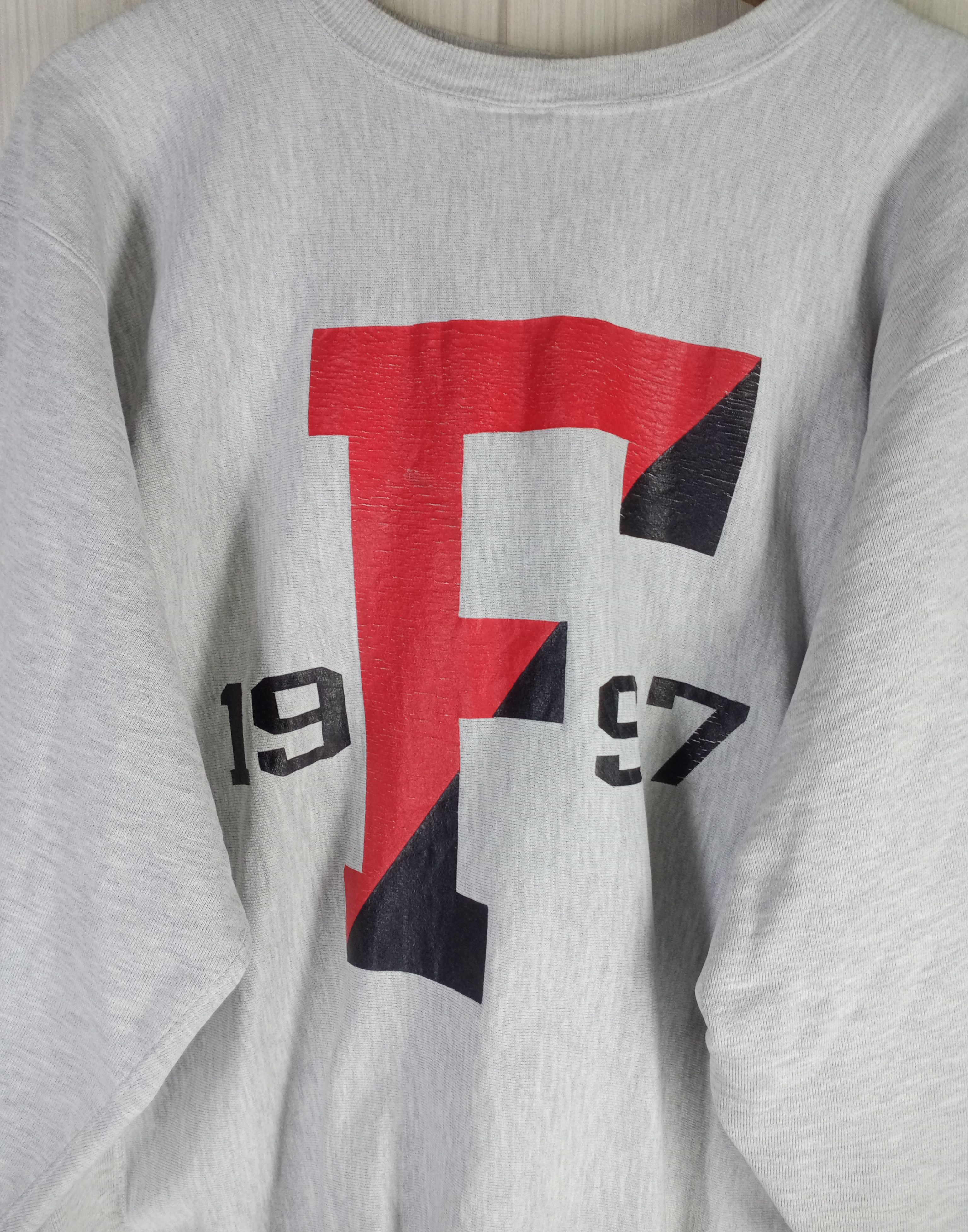 Champion Rare Vintage 90s Champion Reverse Weave Fairfield University Size US XL / EU 56 / 4 - 7 Thumbnail