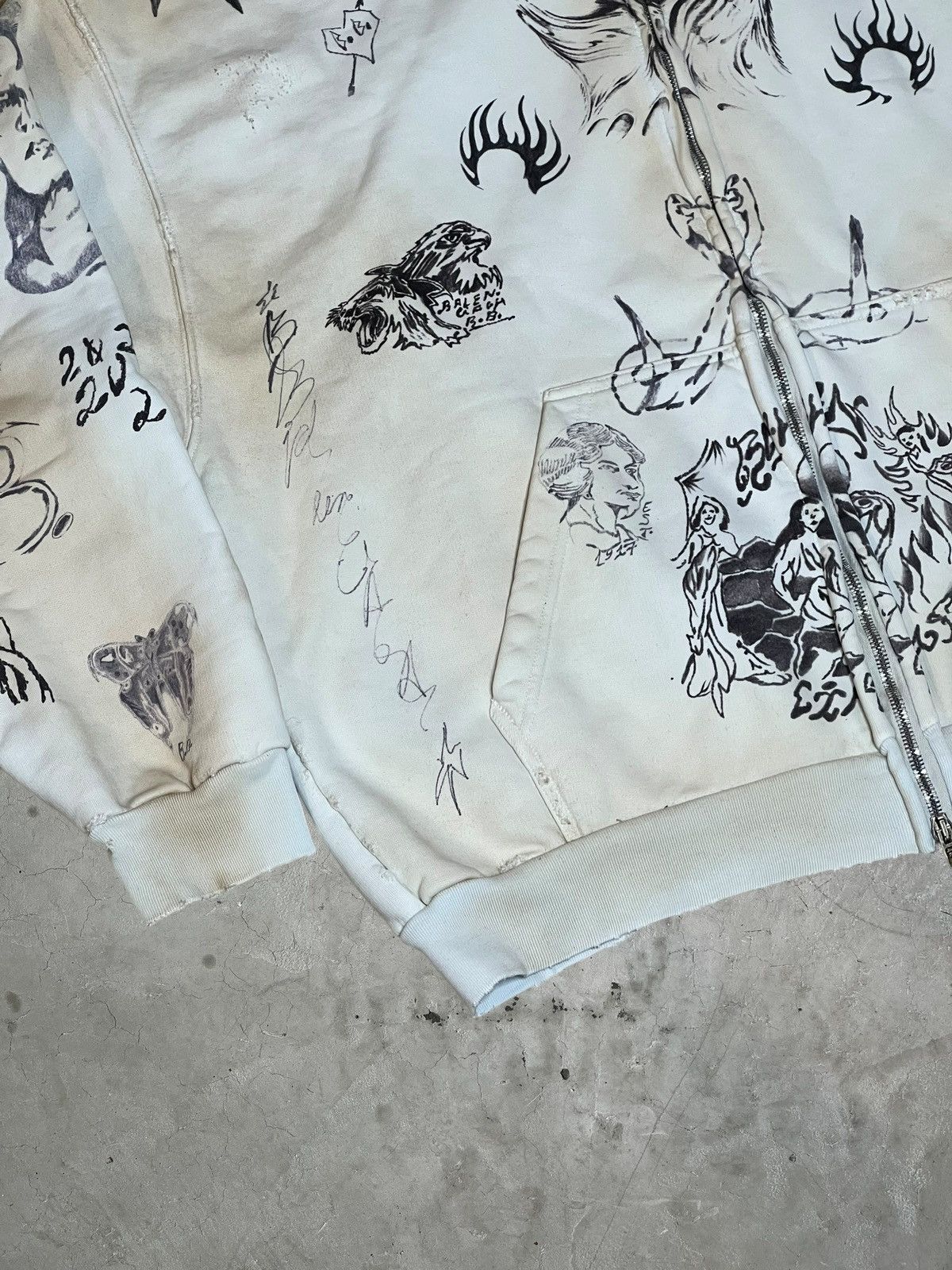 Balenciaga Balenciaga Tattoo Zip-up Hoodie Size US L / EU 52-54 / 3 - 4 Thumbnail