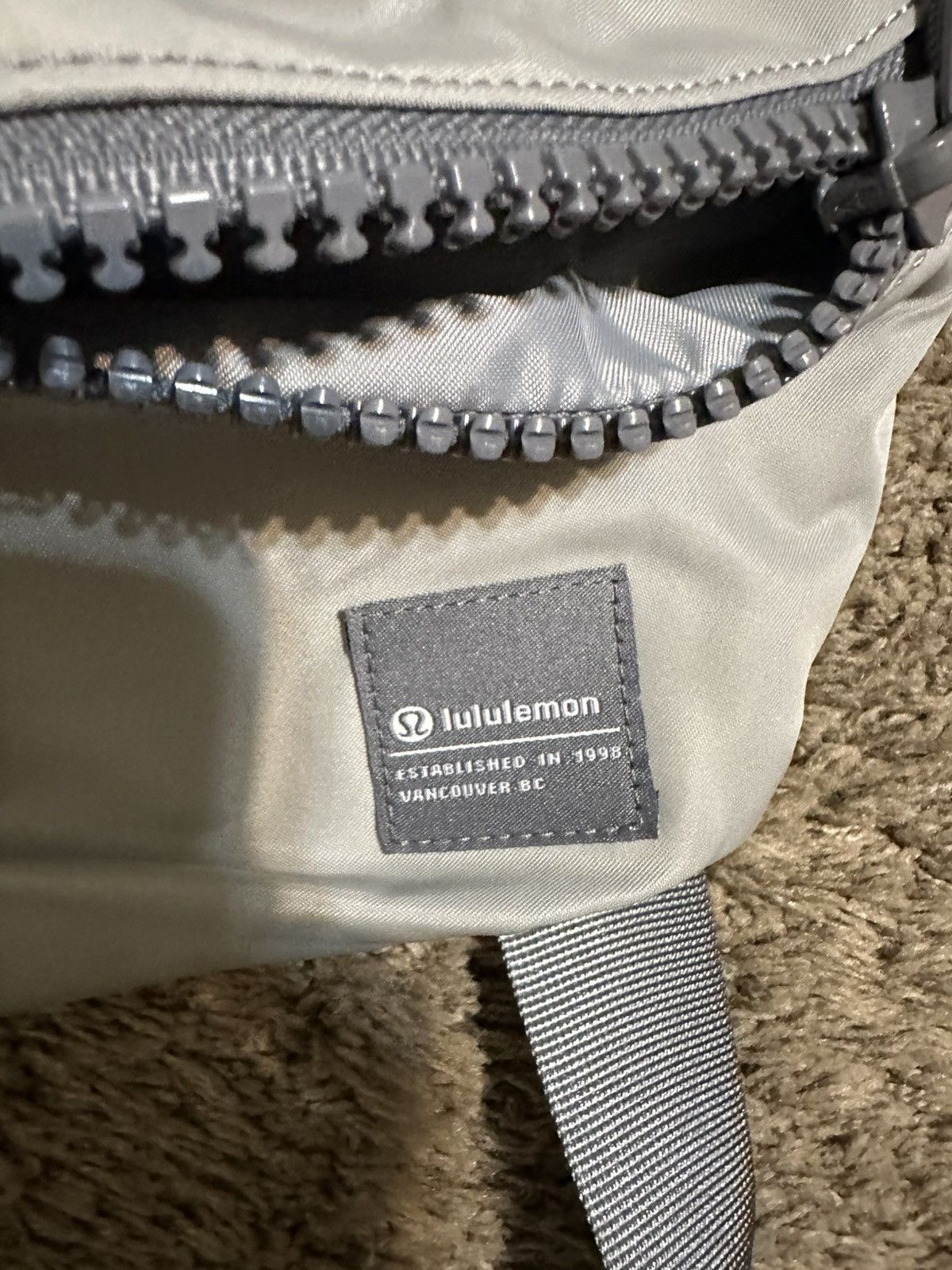 Lululemon Vintage Lululemon all day essentials bag 00s Size ONE SIZE - 2 Thumbnail