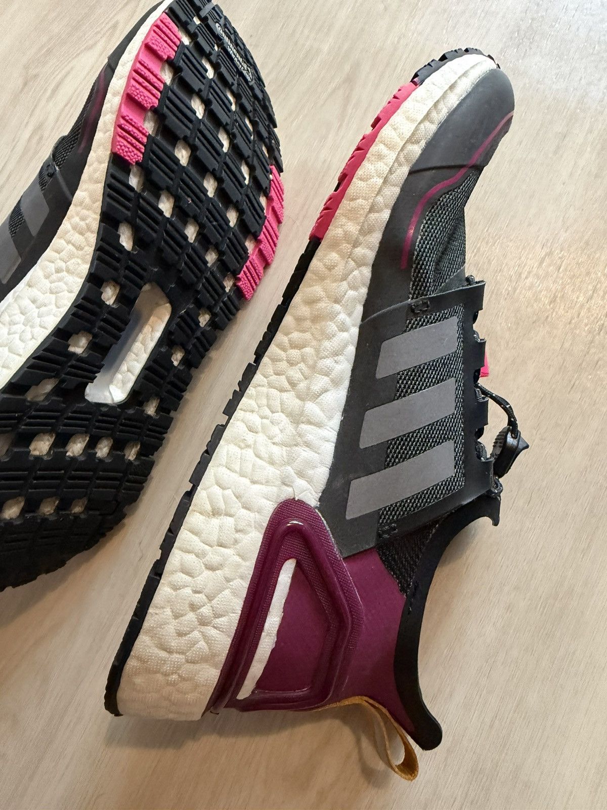 Adidas Adidas Ultra Boost Winter 'Black Power Berry' EG9803 Sz 7.5 Size US 7.5 / IT 37.5 - 3 Thumbnail