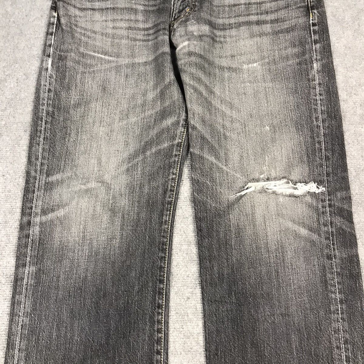Japanese Brand × Jun Takahashi Distressed Uniqlo japan denim Black faded pants Size US 36 / EU 52 - 3 Thumbnail
